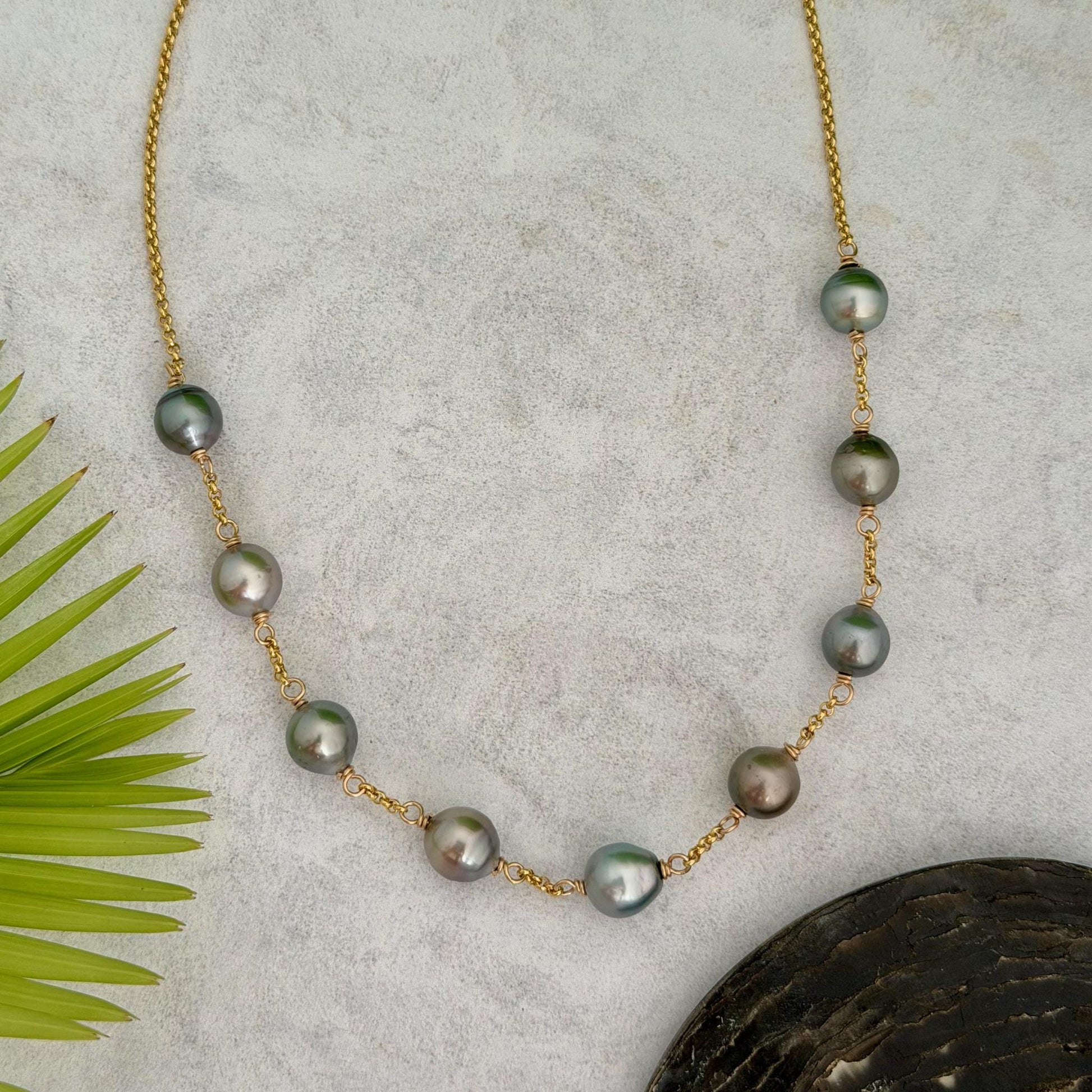 Tahitian pearl necklace • Gold filled Link chain • multicolor peacock color