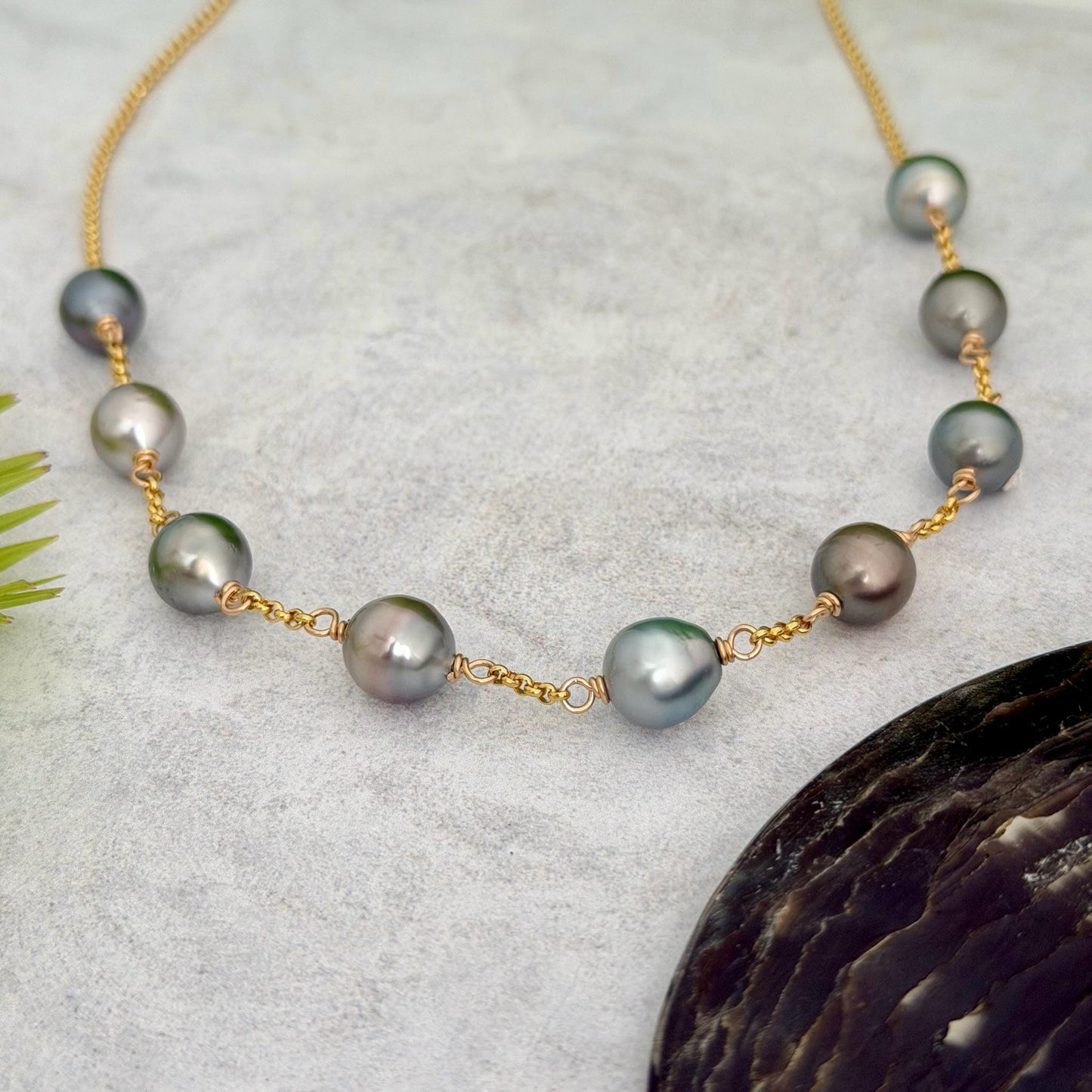 Tahitian pearl necklace • Gold filled Link chain • multicolor peacock color