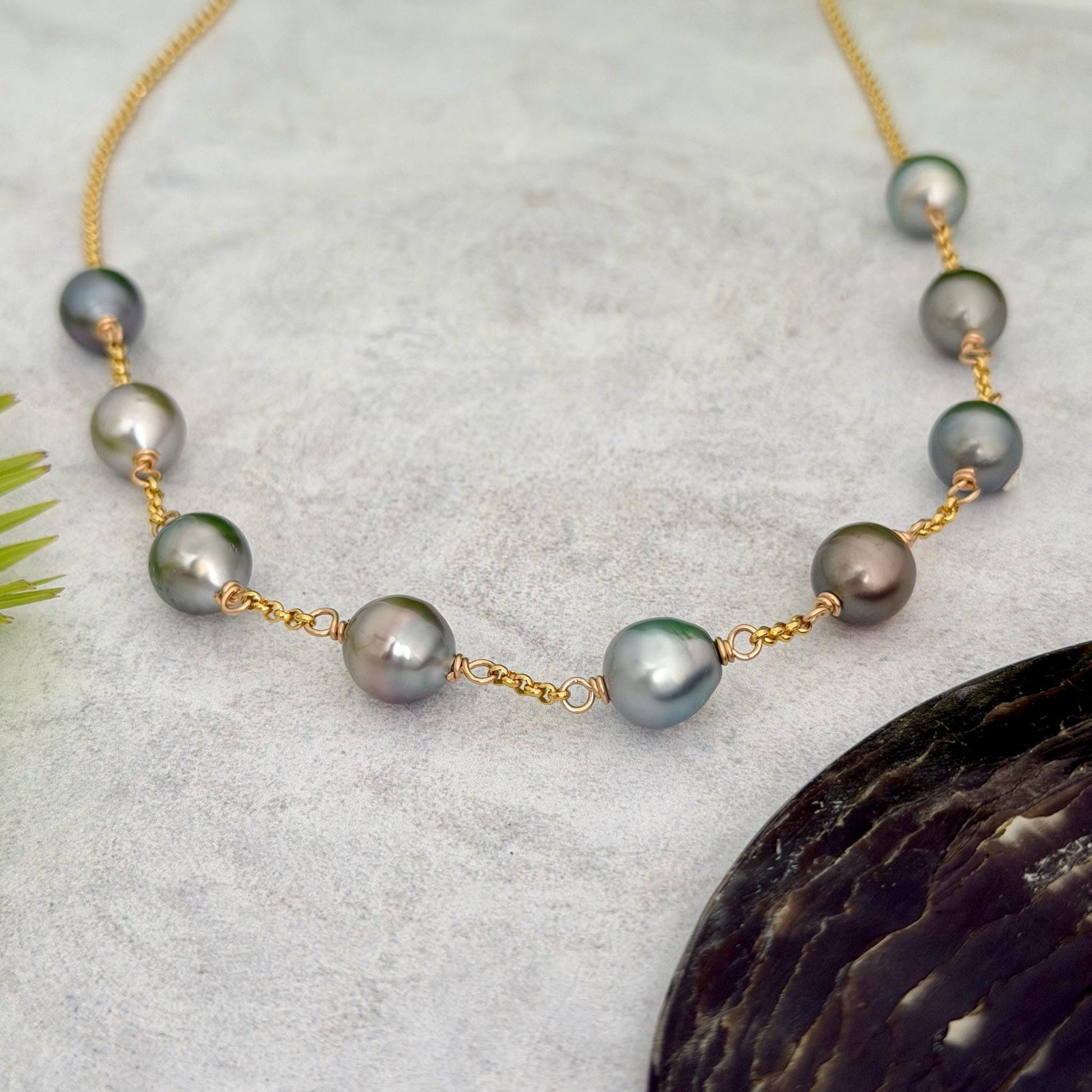 Tahitian pearl necklace • Gold filled Link chain • multicolor peacock color