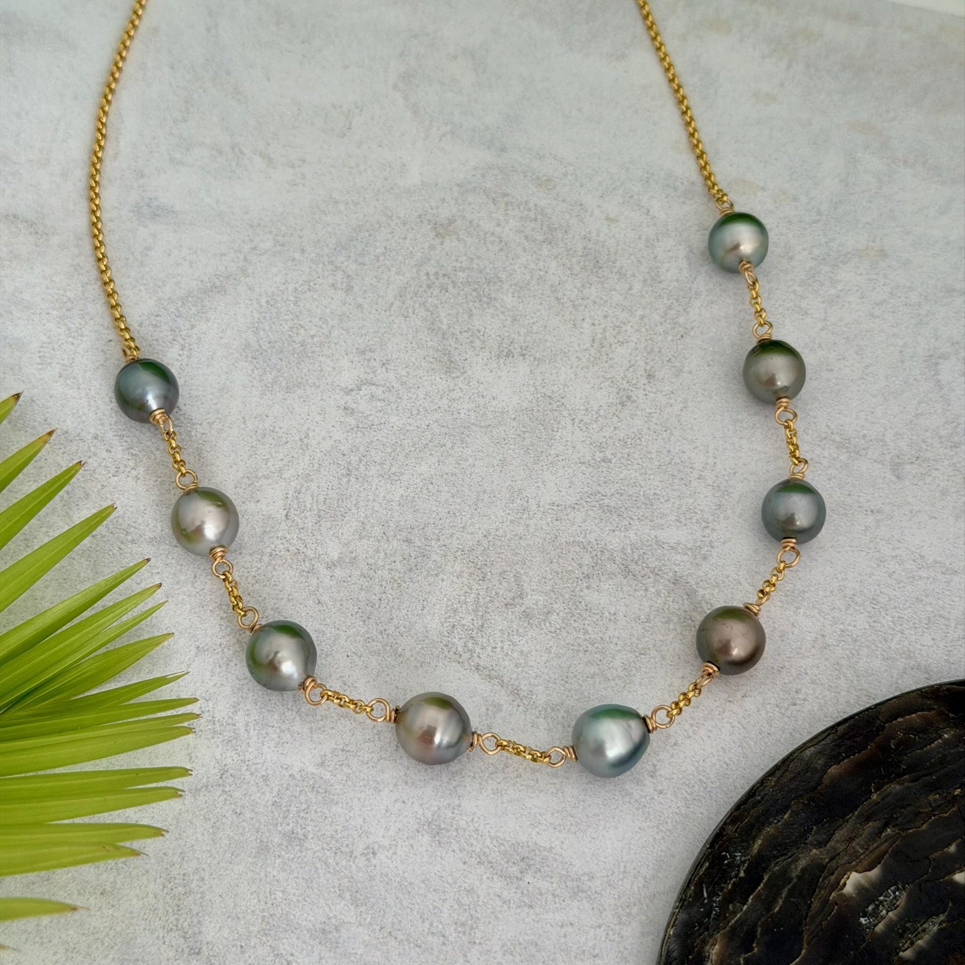 Tahitian pearl necklace • Gold filled Link chain • multicolor peacock color