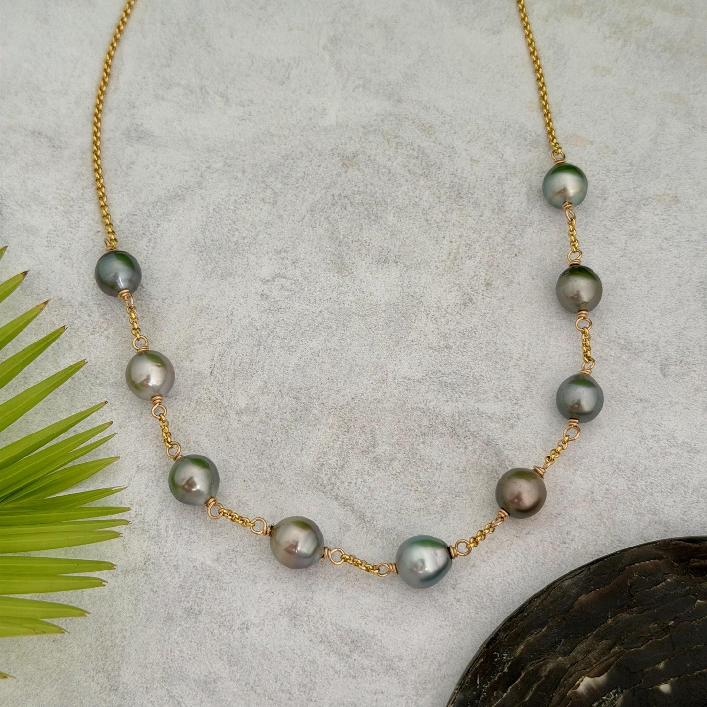 Tahitian pearl necklace • Gold filled Link chain • multicolor peacock color