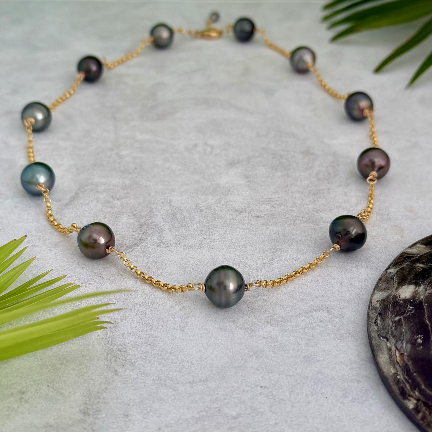 Tahitian Pearl choker Necklace • Gold filled link chain
