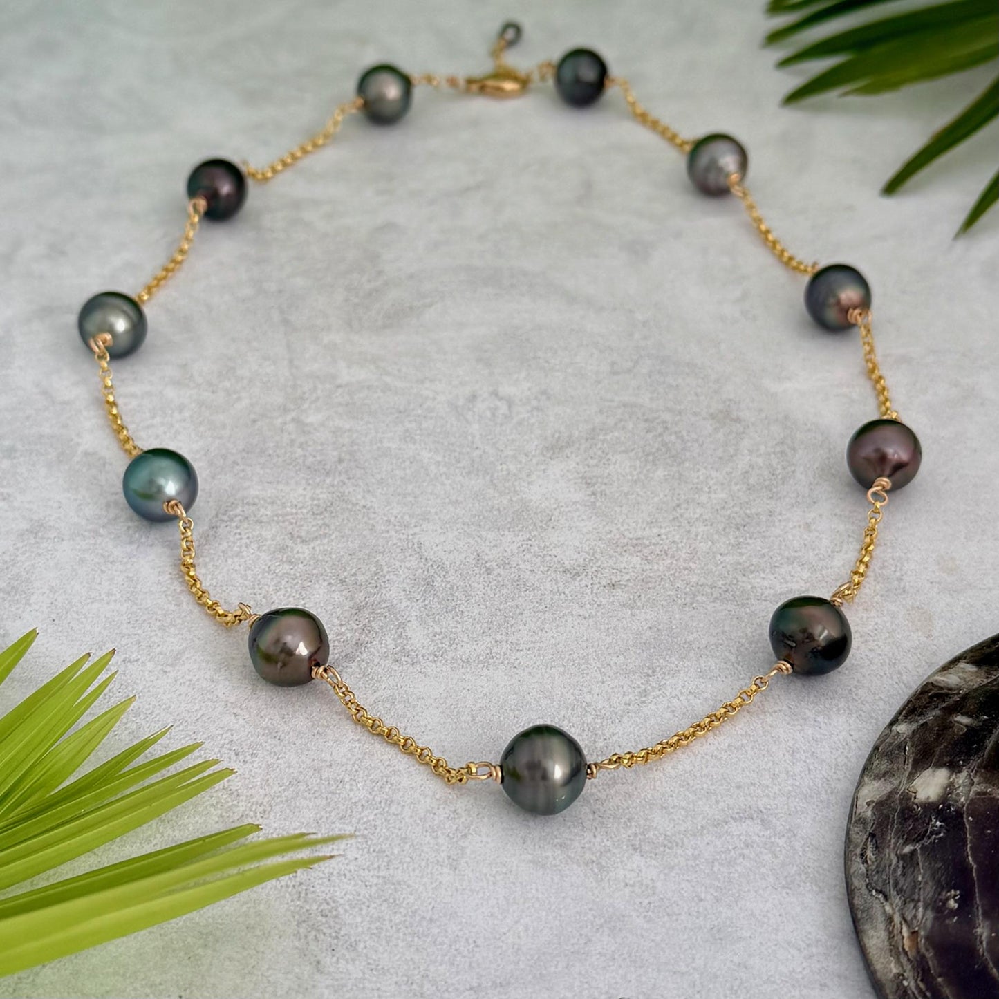 Tahitian Pearl choker Necklace • Gold filled link chain