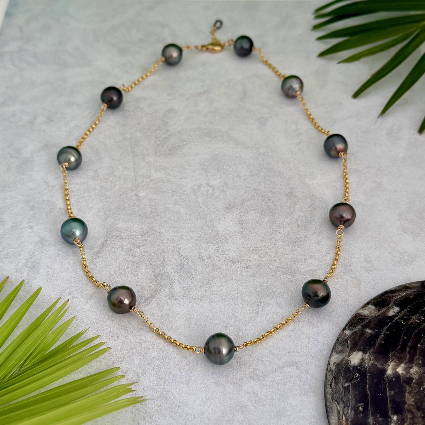 Tahitian Pearl choker Necklace • Gold filled link chain