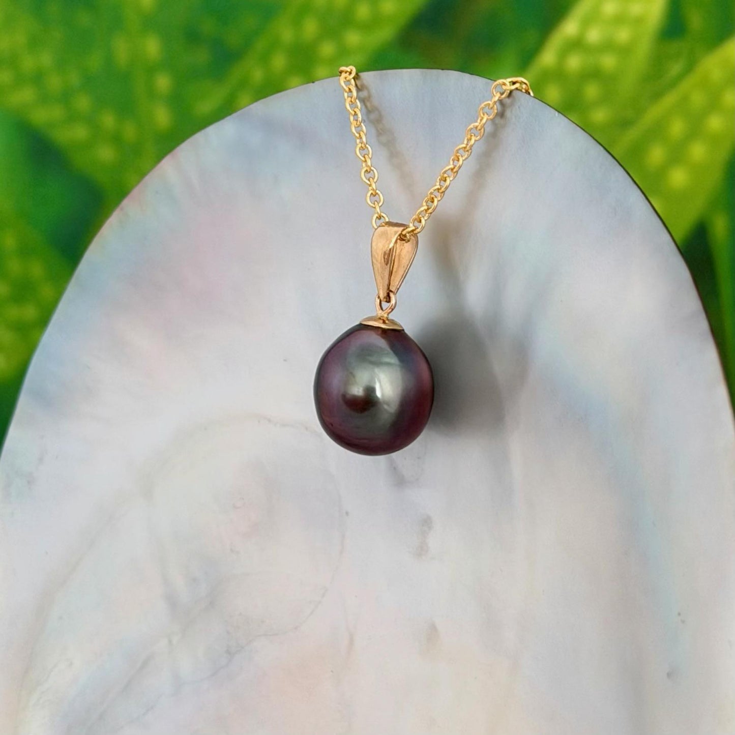 10.8mm Aubergine Tahitian Pearl Pendant: Solid Gold • Minimalist Necklace, Colorful Overtone