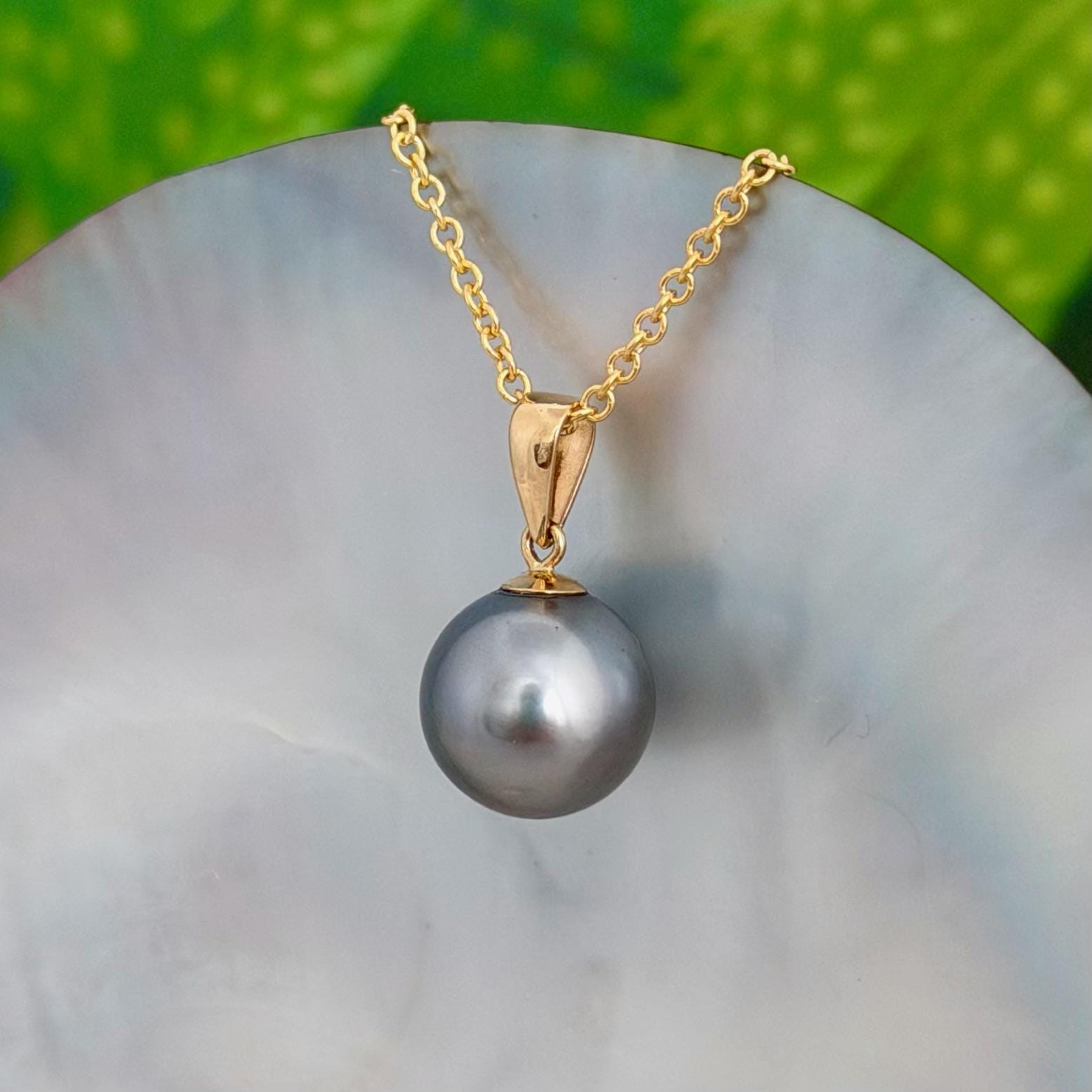 10.9mm Light Pastel Grey Tahitian Pearl Pendant: Solid Gold • Minimalist Necklace, Colorful Overtone
