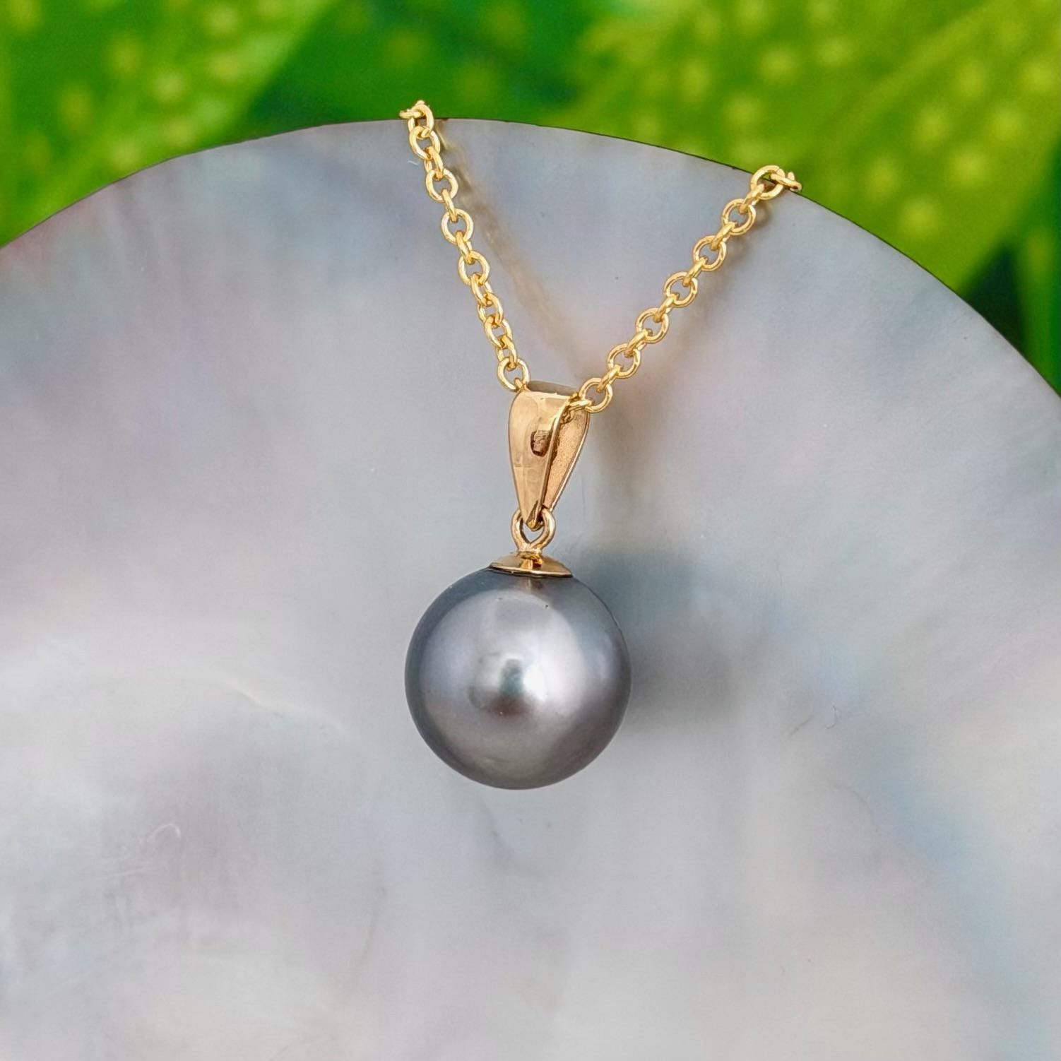 10.9mm Light Pastel Grey Tahitian Pearl Pendant: Solid Gold • Minimalist Necklace, Colorful Overtone