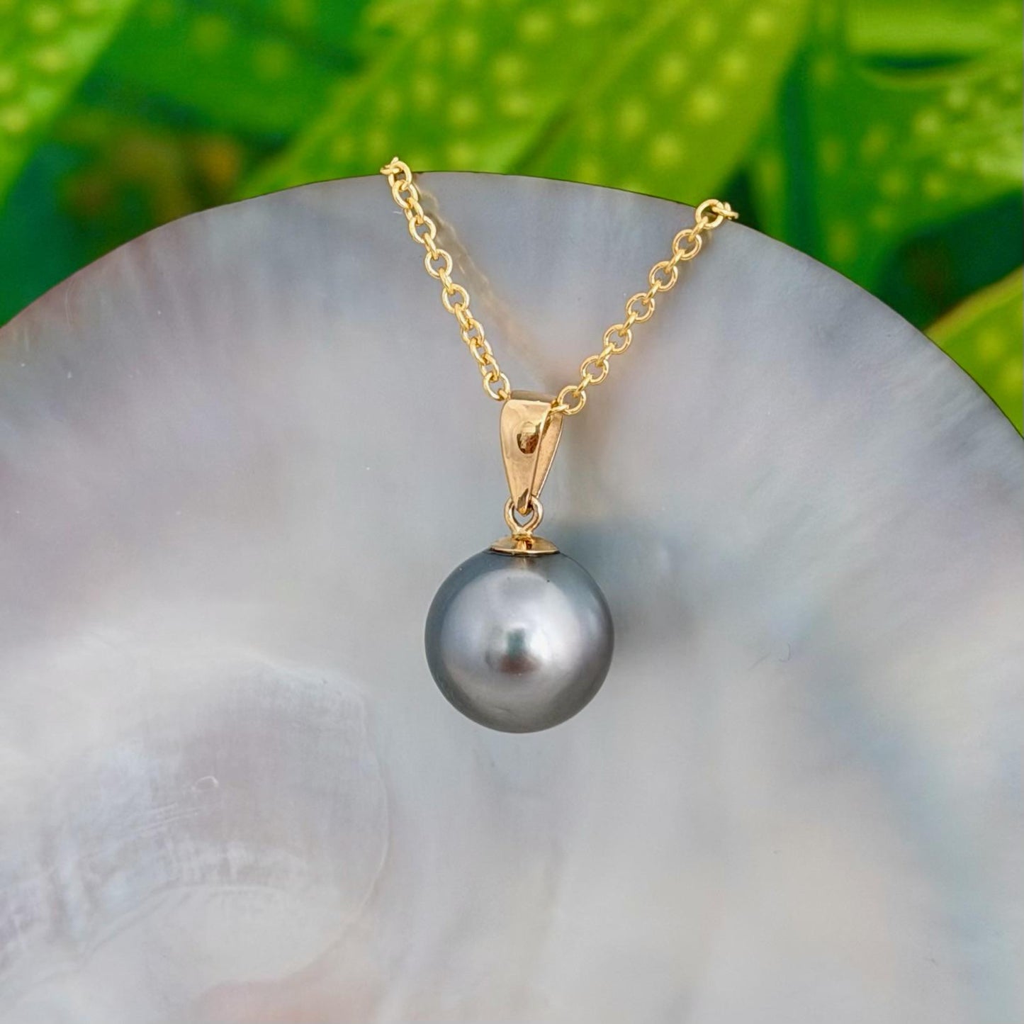 10.9mm Light Pastel Grey Tahitian Pearl Pendant: Solid Gold • Minimalist Necklace, Colorful Overtone