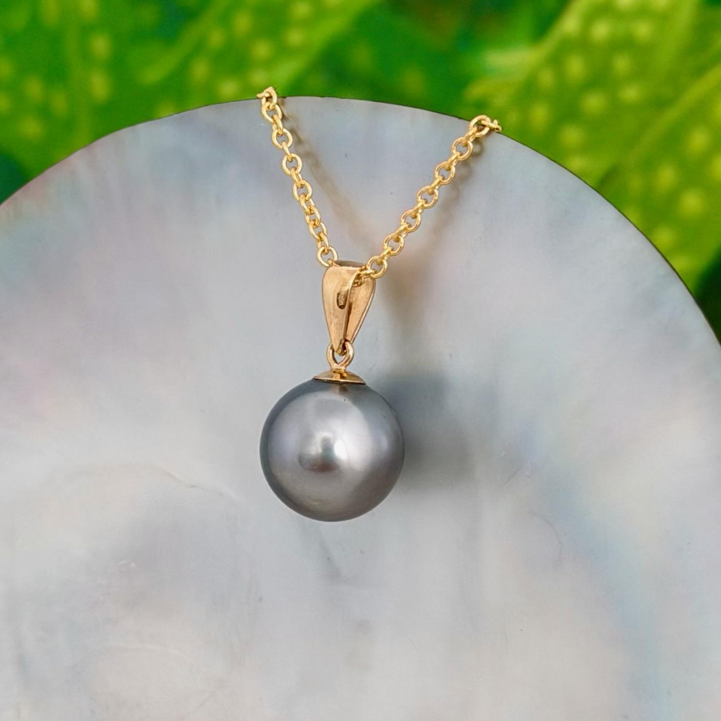 10.9mm Light Pastel Grey Tahitian Pearl Pendant: Solid Gold • Minimalist Necklace, Colorful Overtone