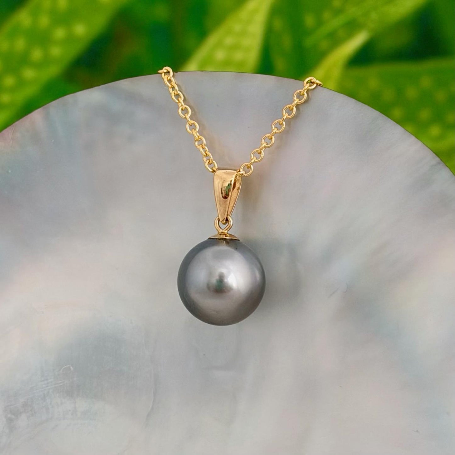 10.9mm Light Pastel Grey Tahitian Pearl Pendant: Solid Gold • Minimalist Necklace, Colorful Overtone
