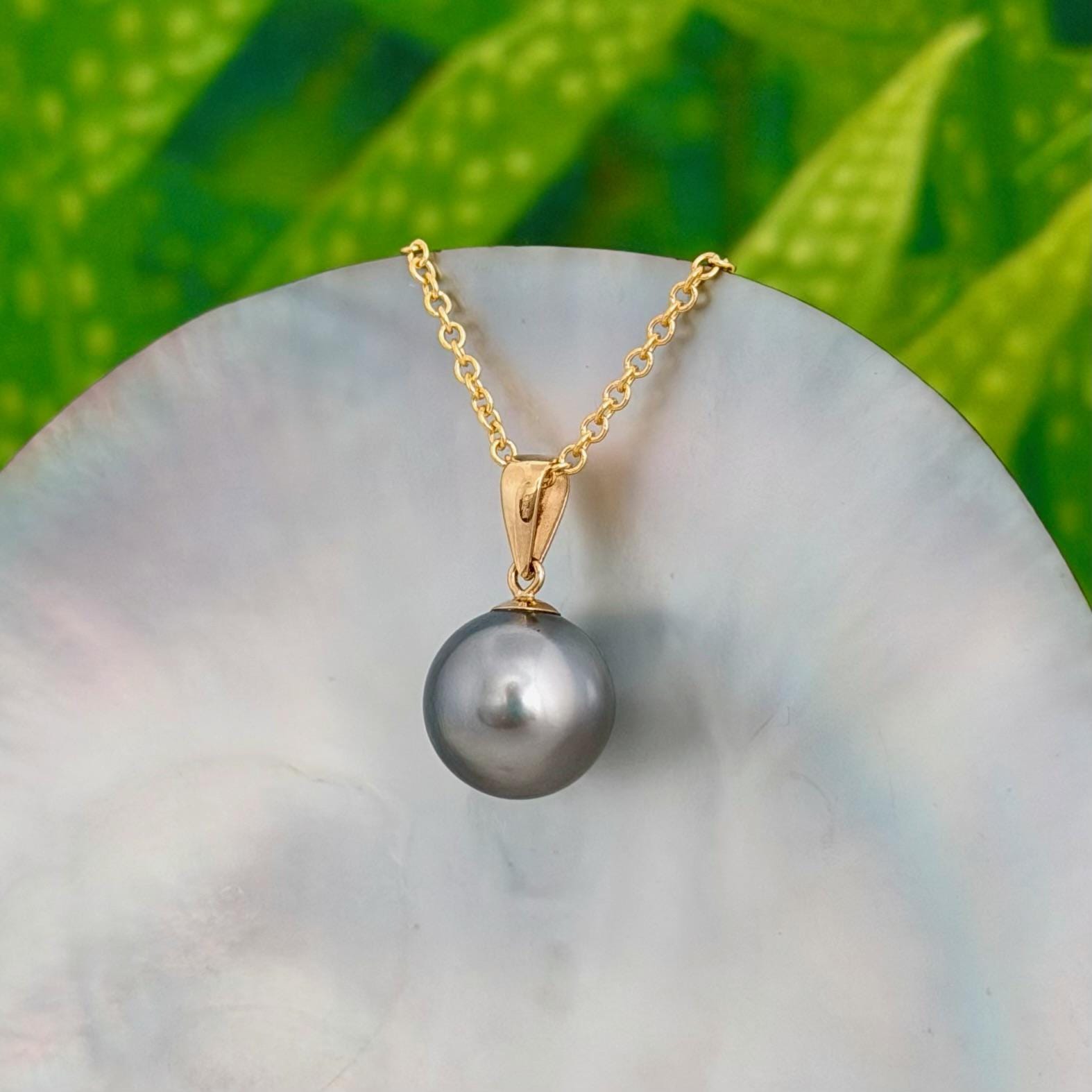 10.9mm Light Pastel Grey Tahitian Pearl Pendant: Solid Gold • Minimalist Necklace, Colorful Overtone