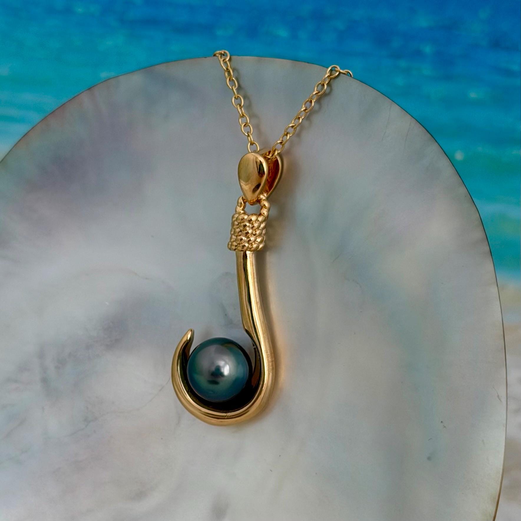 Fishhook Tahitian pearl necklace • Unique ocean jewelry made in hawaii for Ocean lovers • Unisex luxurious gift for her or him • fish hook
