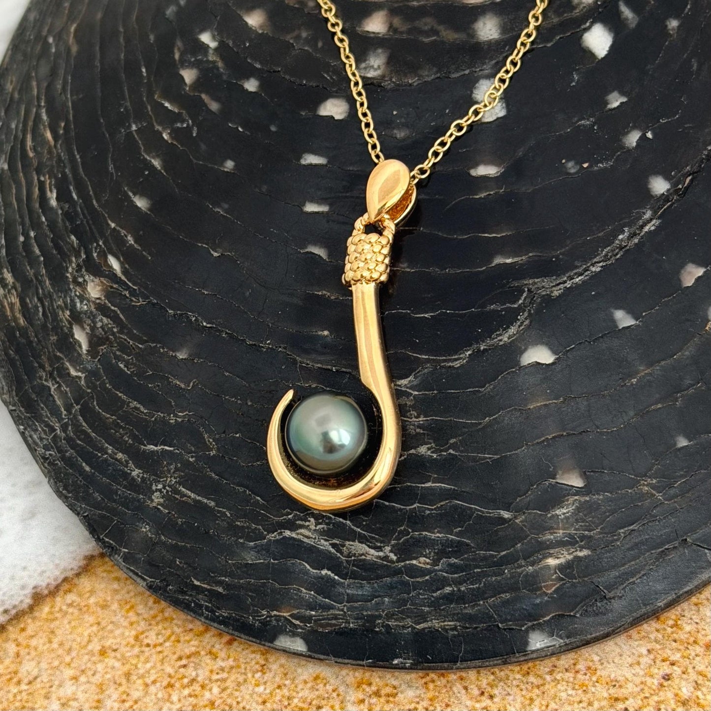 Fishhook Tahitian pearl necklace • Unique ocean jewelry made in hawaii for Ocean lovers • Unisex luxurious gift for her or him • fish hook