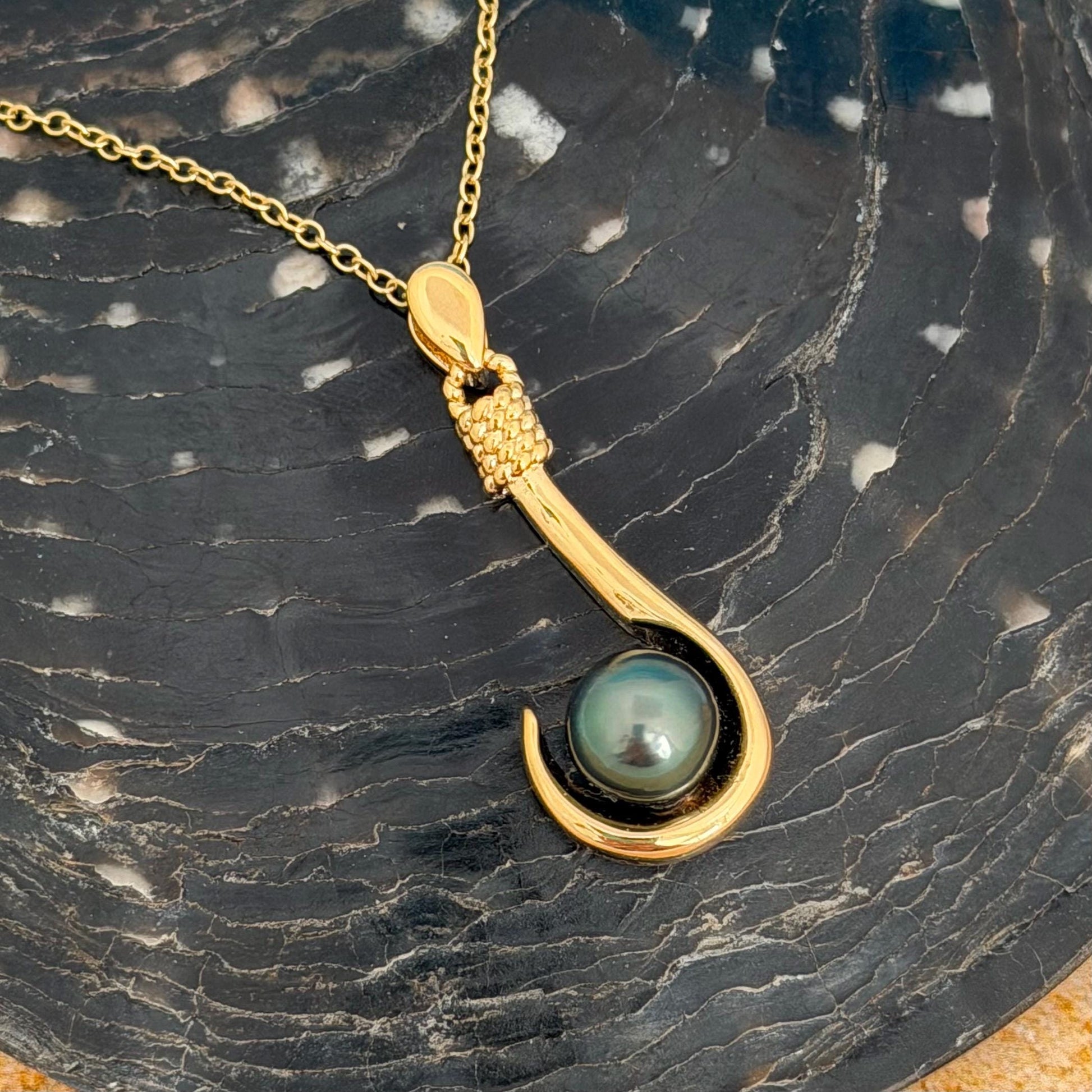 Fishhook Tahitian pearl necklace • Unique ocean jewelry made in hawaii for Ocean lovers • Unisex luxurious gift for her or him • fish hook