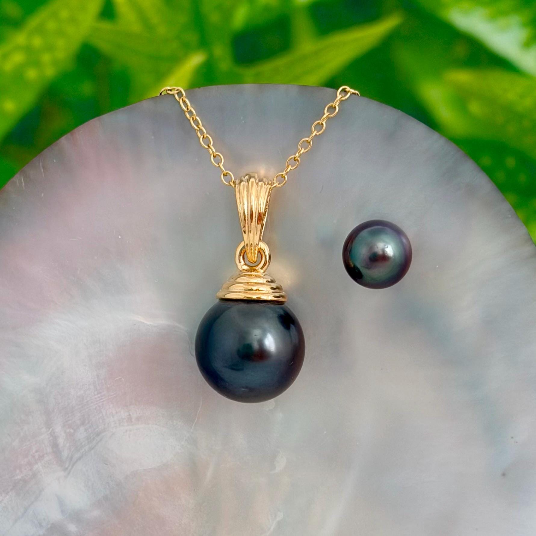 Large Tahitian Pearl Pendant • Gold plated jewelry