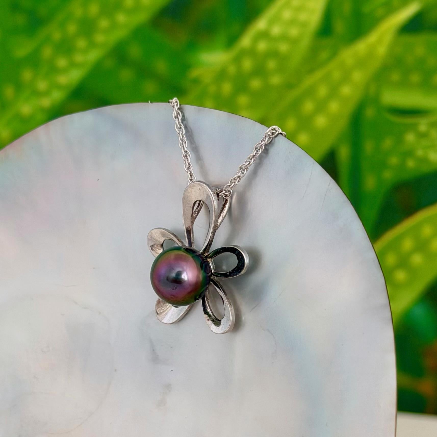 Tahitian Pearl Pendant : 8.5mm • Sterling silver Flower Design • Peacock Pink Purple Green