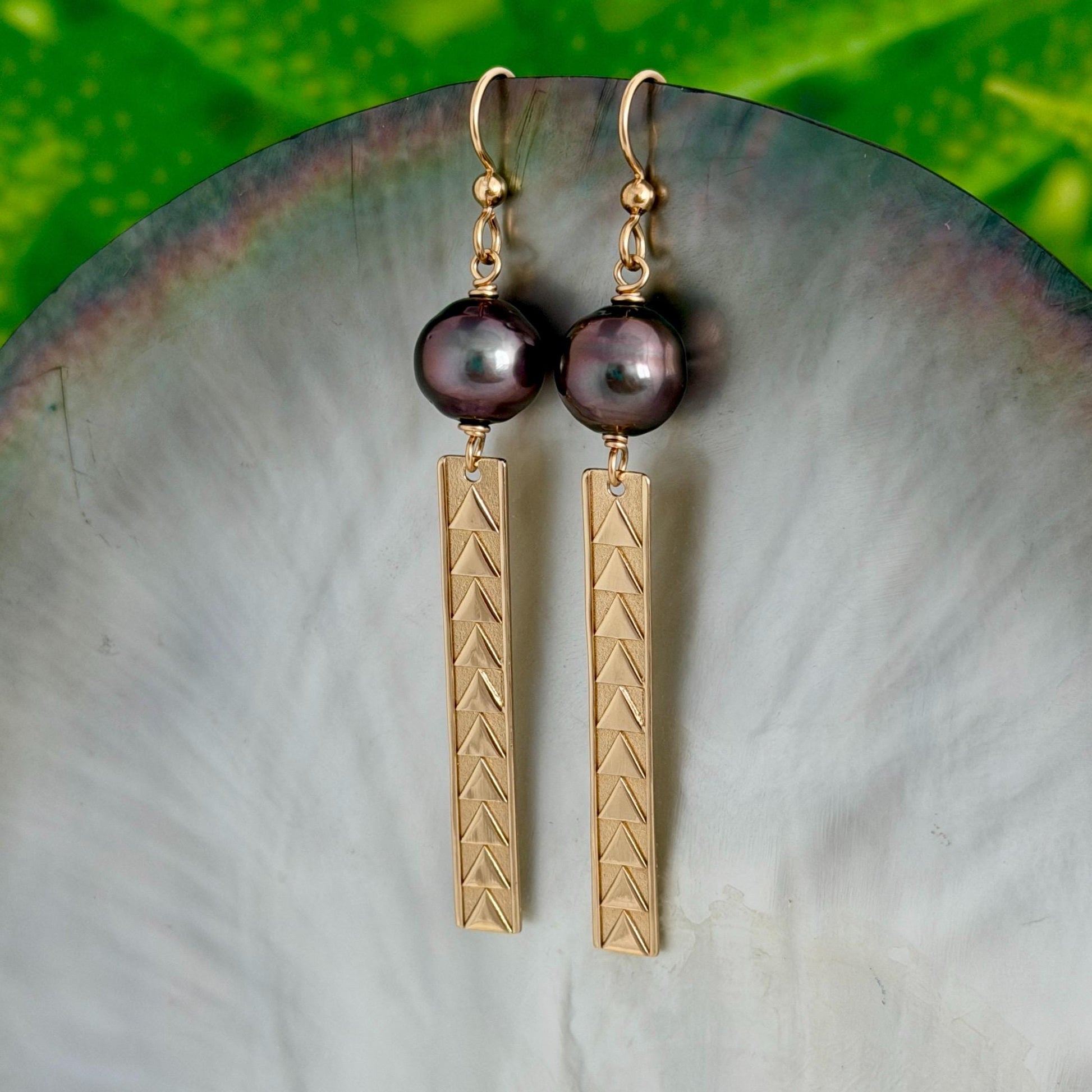 Tahitian Pearl earrings • Gold bar with triangle designs • Polynesian jewelry