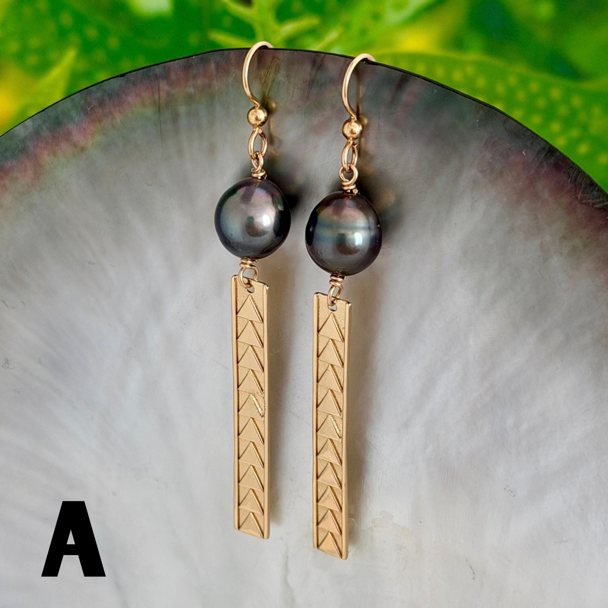 Tahitian Pearl earrings • Gold bar with triangle designs • Polynesian jewelry