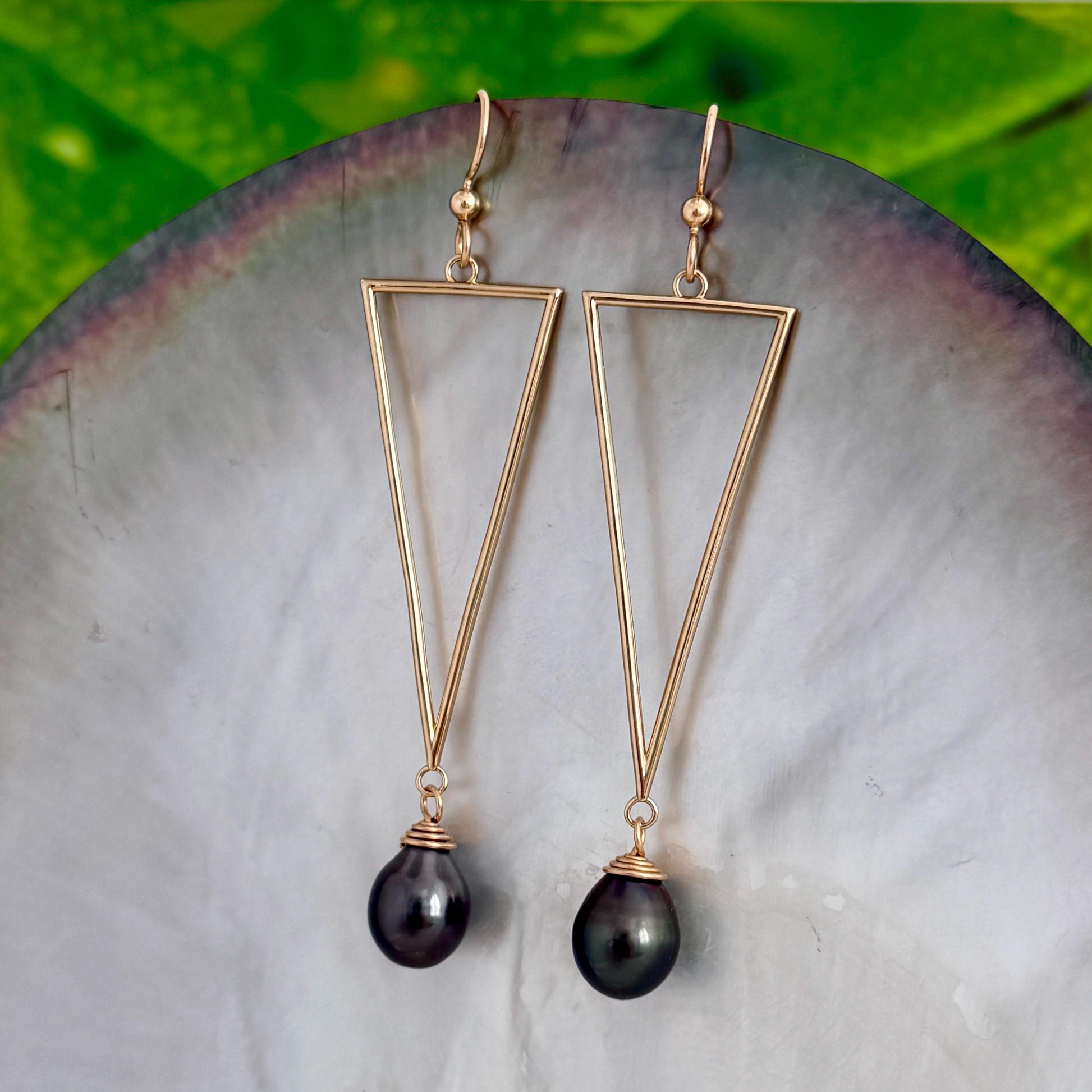 Tahitian pearl drop earrings • Minimalist sleek Gold triangle