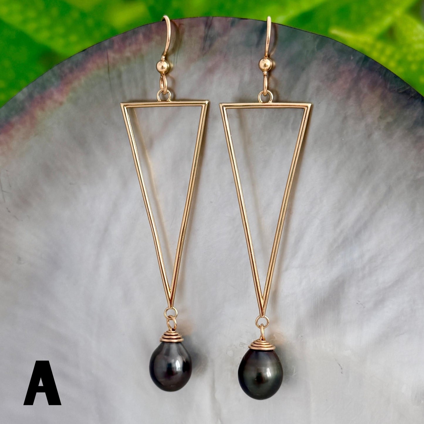 Tahitian pearl drop earrings • Minimalist sleek Gold triangle