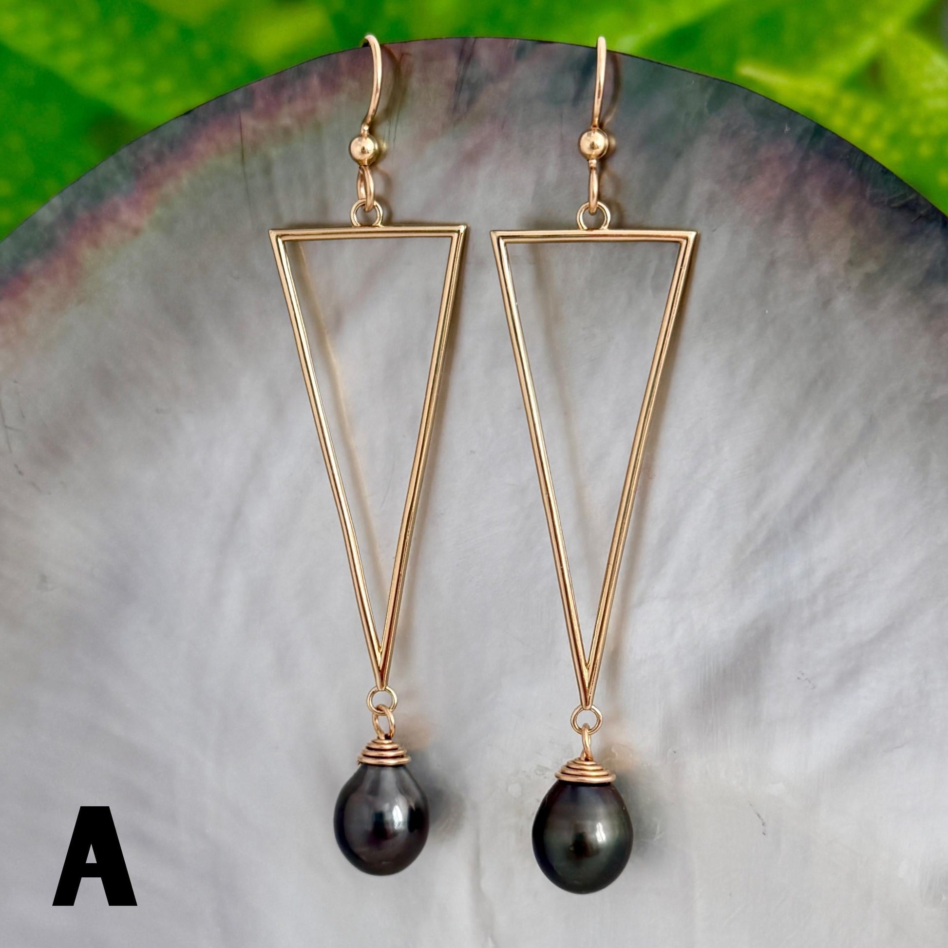 Tahitian pearl drop earrings • Minimalist sleek Gold triangle