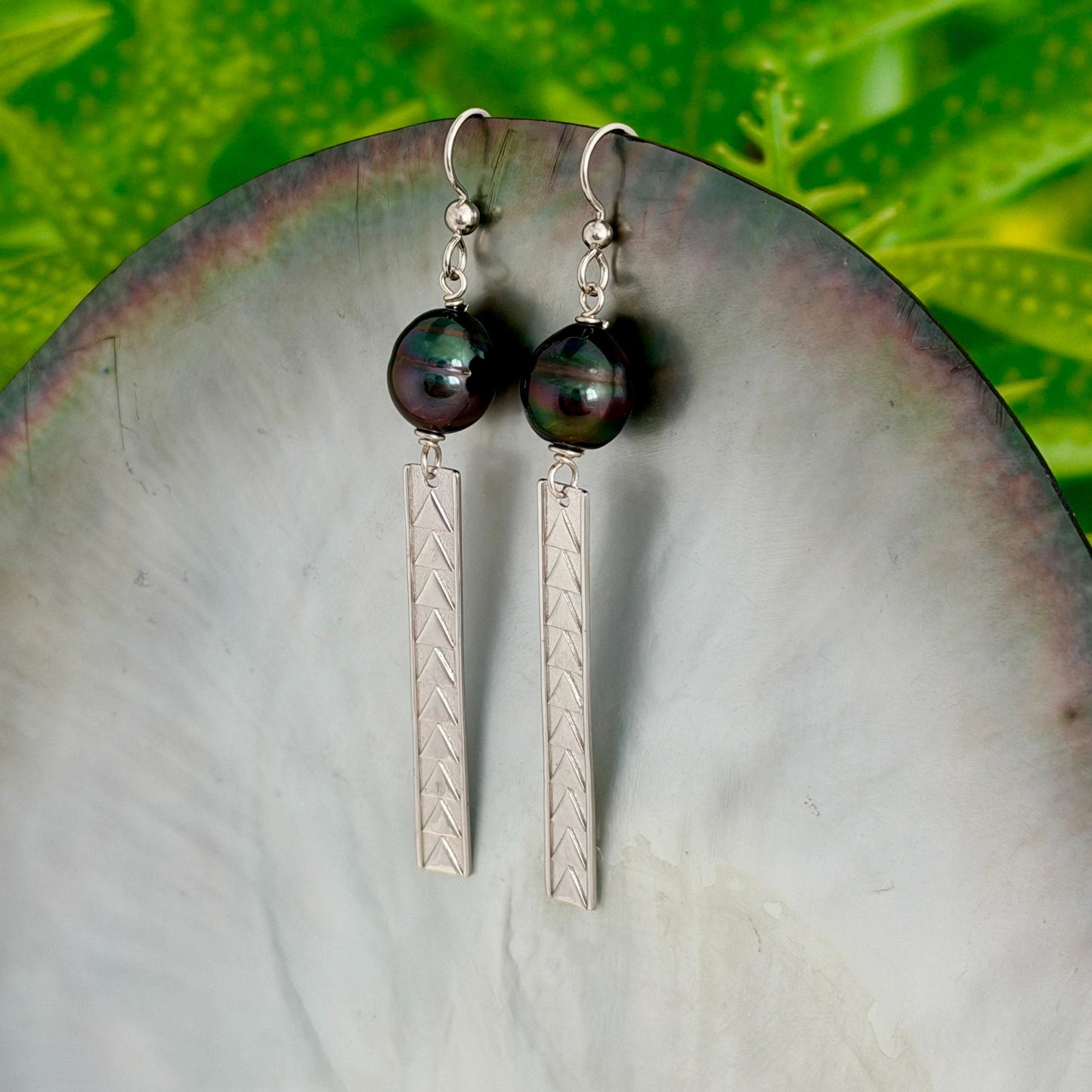 Tahitian Pearl earrings • Silver bar with triangle designs • Polynesian jewelry