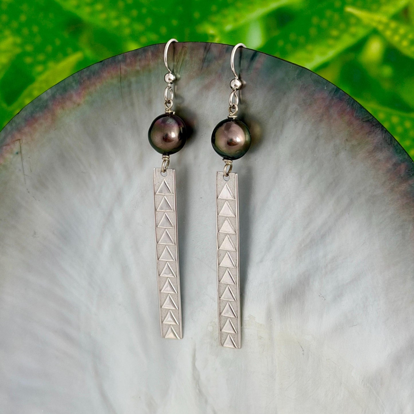 Tahitian Pearl earrings • Silver bar with triangle designs • Polynesian jewelry