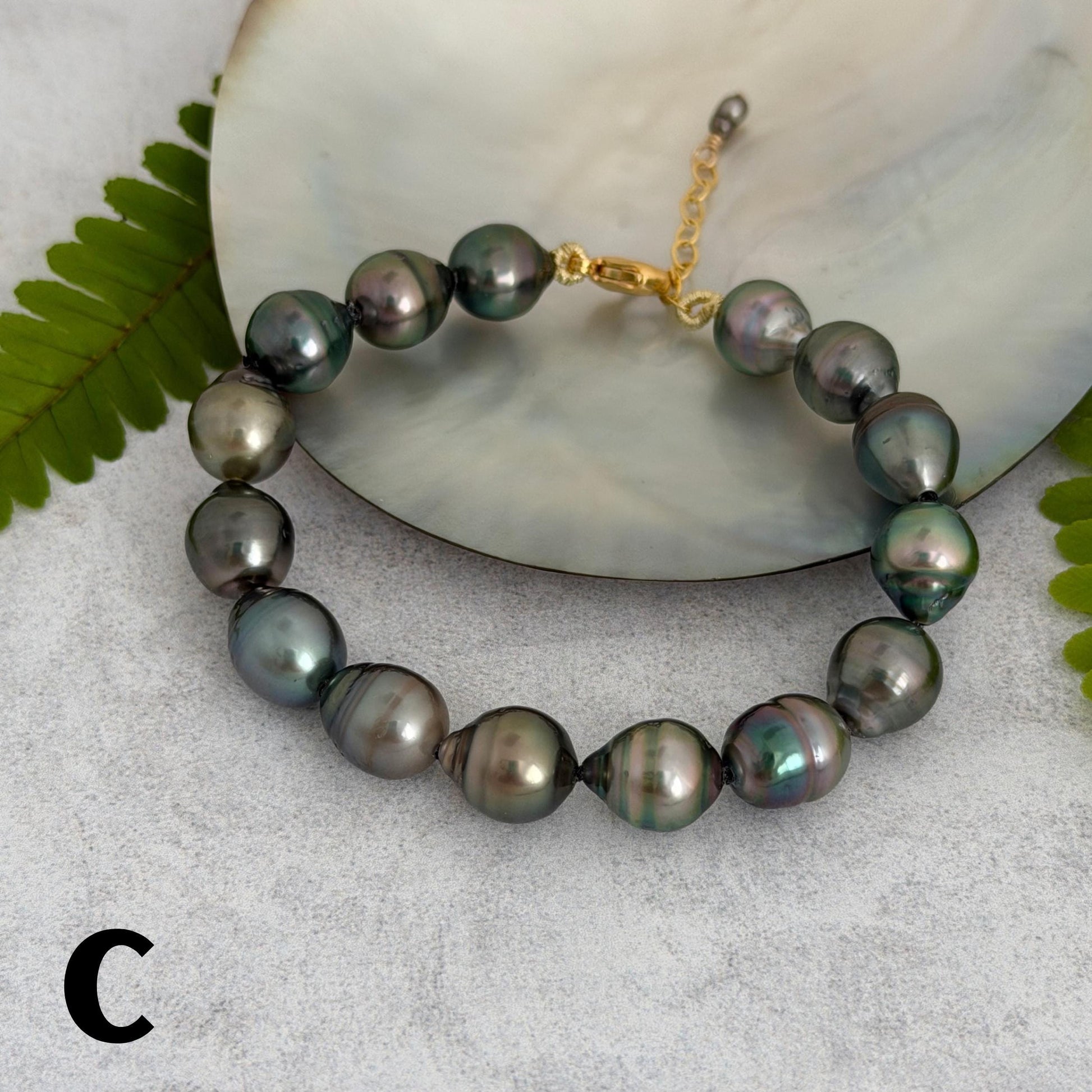 Tahitian Pearl Bracelet • Strand of pearls • Multicolor • luxurious gift