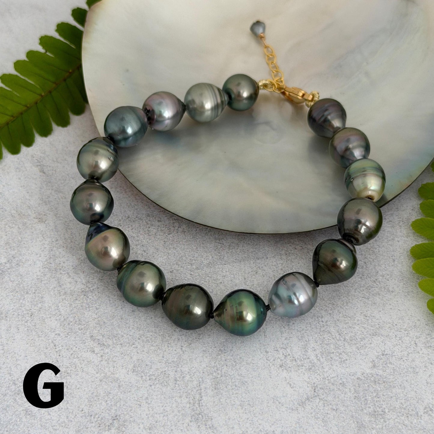 Tahitian Pearl Bracelet • Strand of pearls • Multicolor • luxurious gift