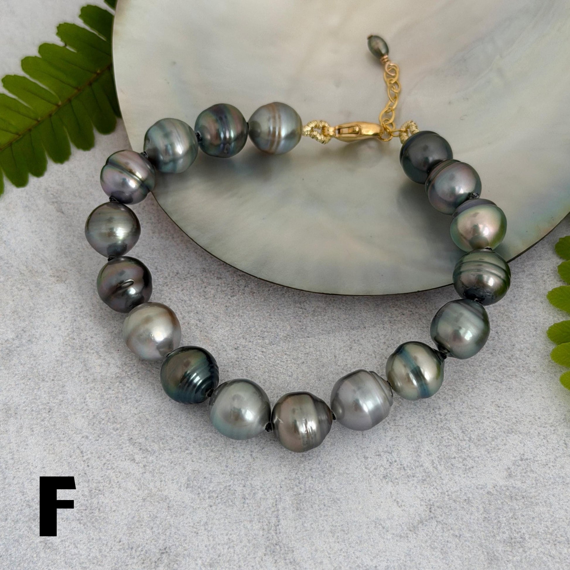 Tahitian Pearl Bracelet • Strand of pearls • Multicolor • luxurious gift