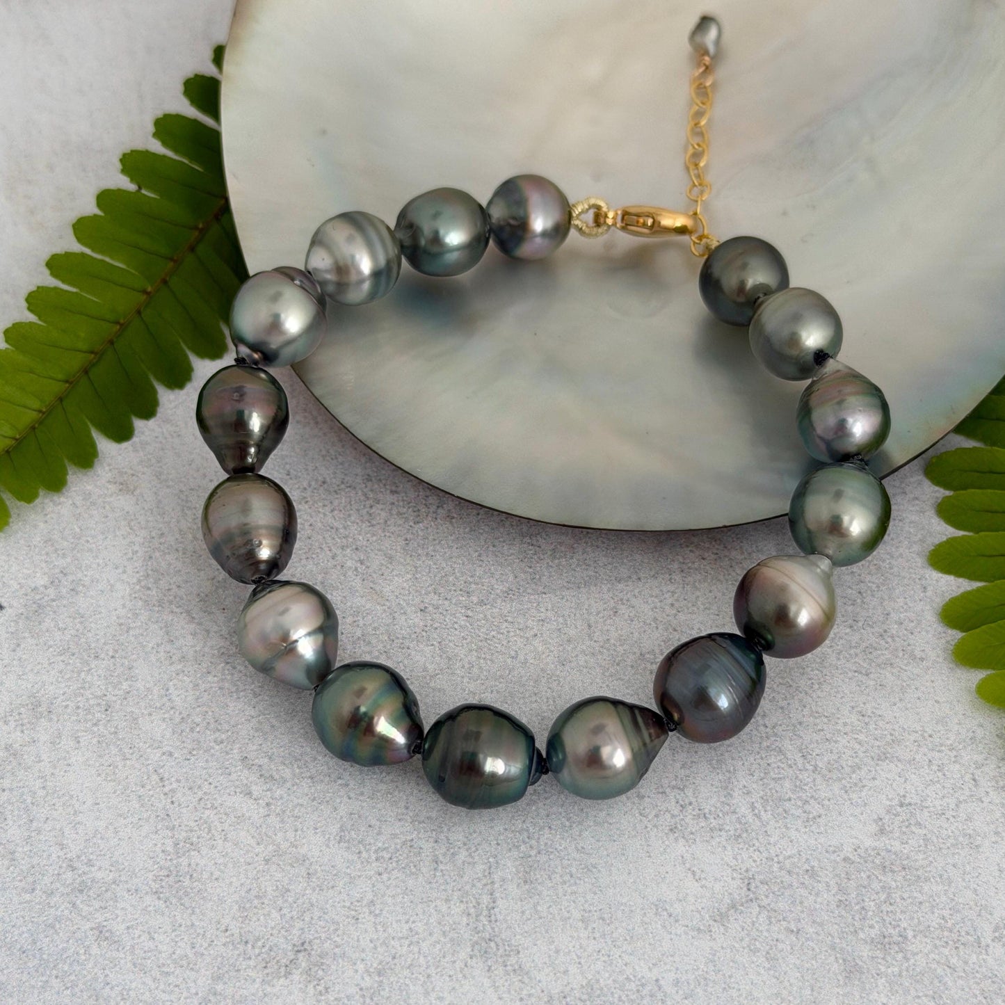 Tahitian Pearl Bracelet • Strand of pearls • Multicolor • luxurious gift