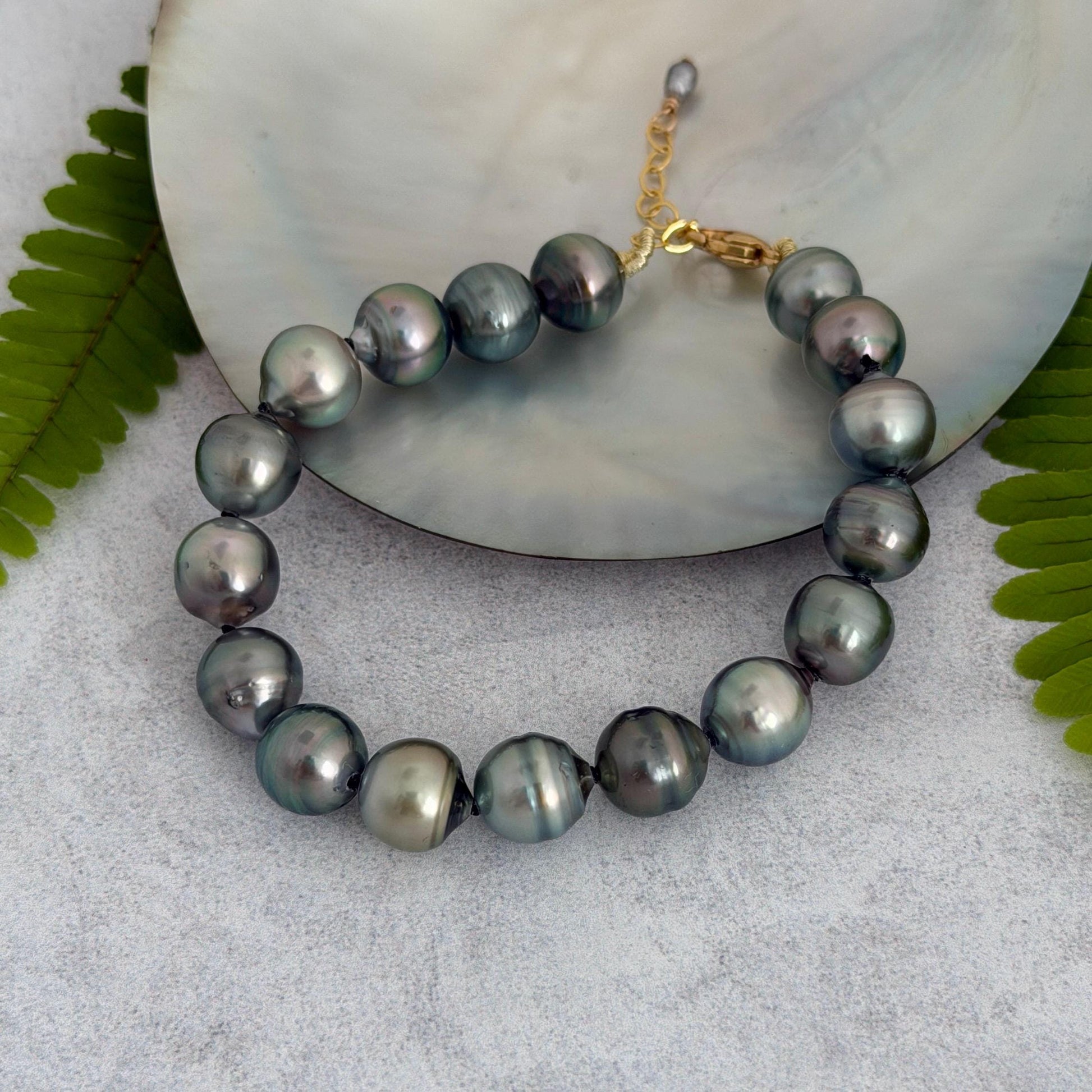 Tahitian Pearl Bracelet • Strand of pearls • Multicolor • luxurious gift