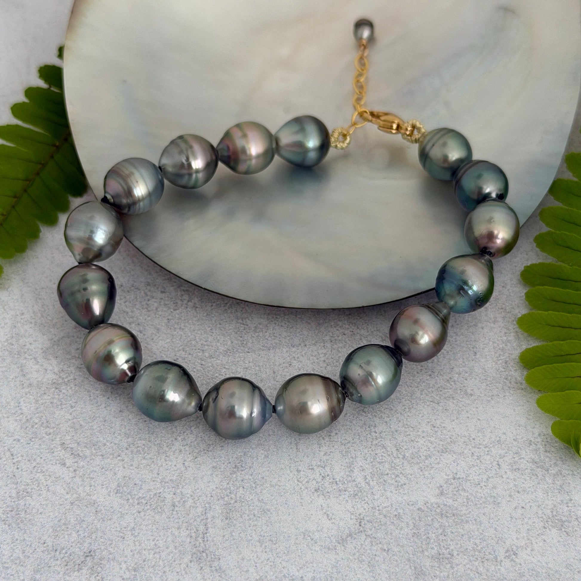 Tahitian Pearl Bracelet • Strand of pearls • Multicolor • luxurious gift