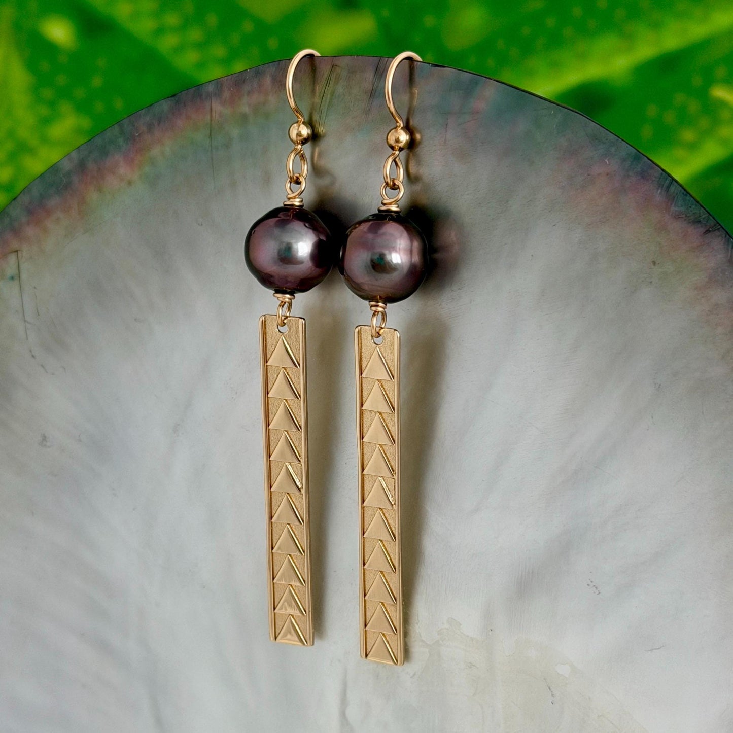 Tahitian Pearl earrings • Gold bar with triangle designs • Polynesian jewelry