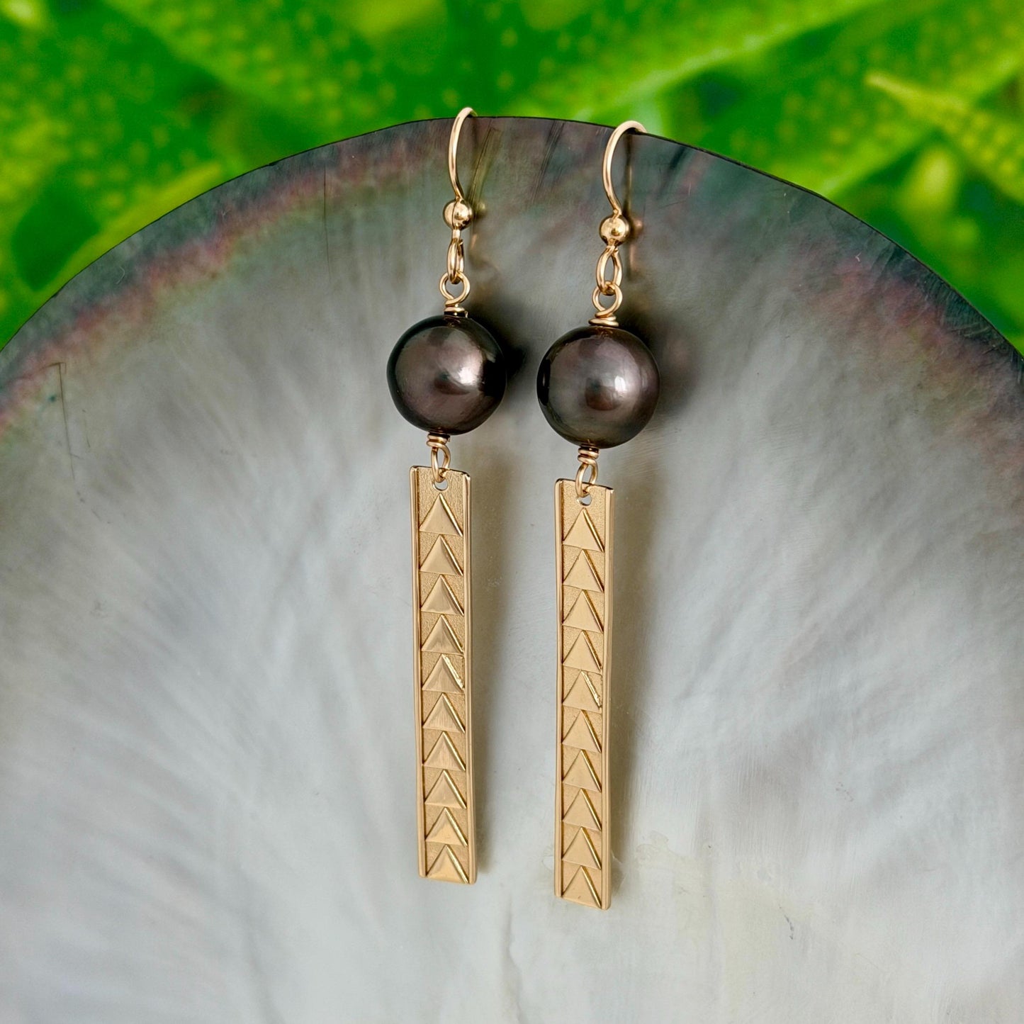 Tahitian Pearl earrings • Gold bar with triangle designs • Polynesian jewelry