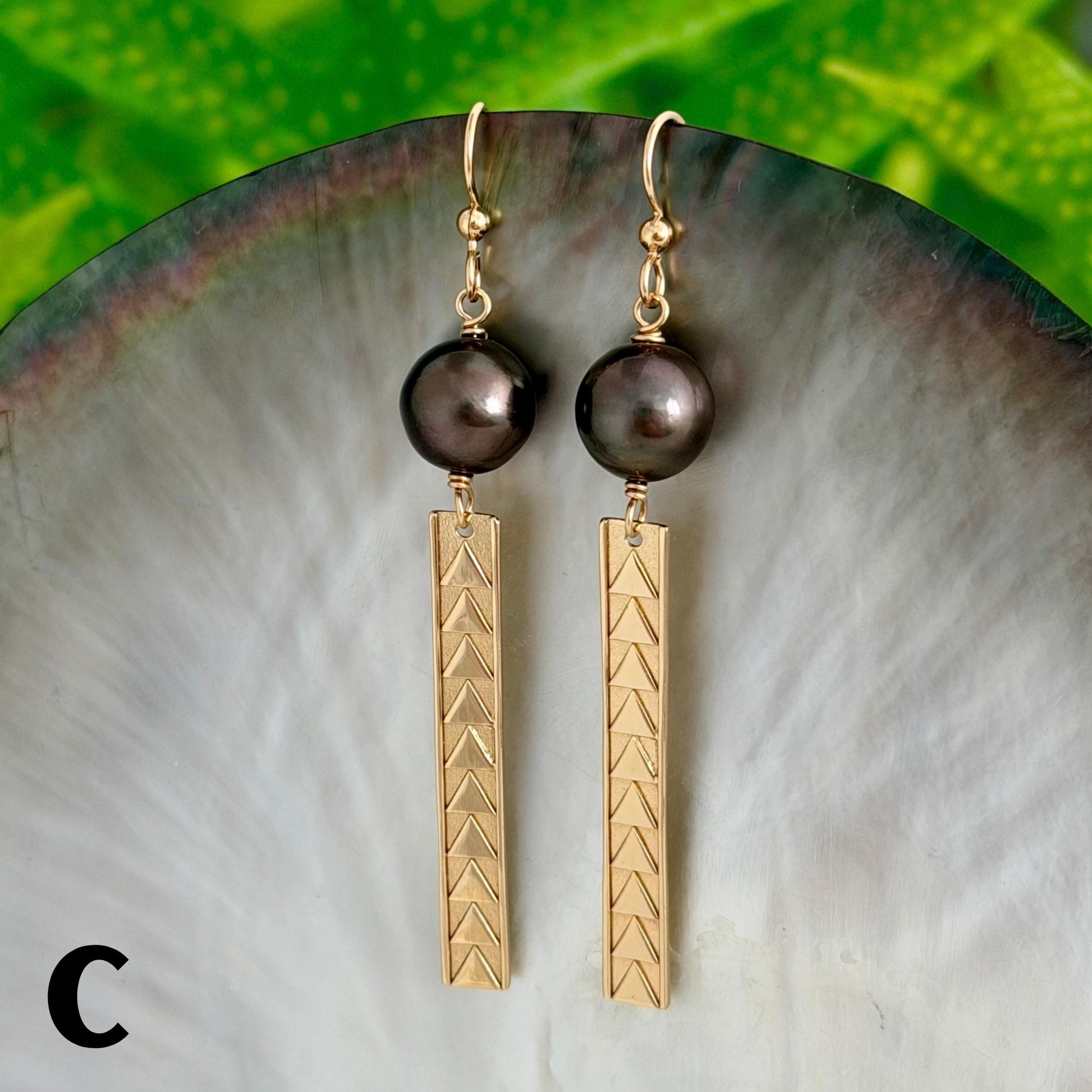Tahitian Pearl earrings • Gold bar with triangle designs • Polynesian jewelry