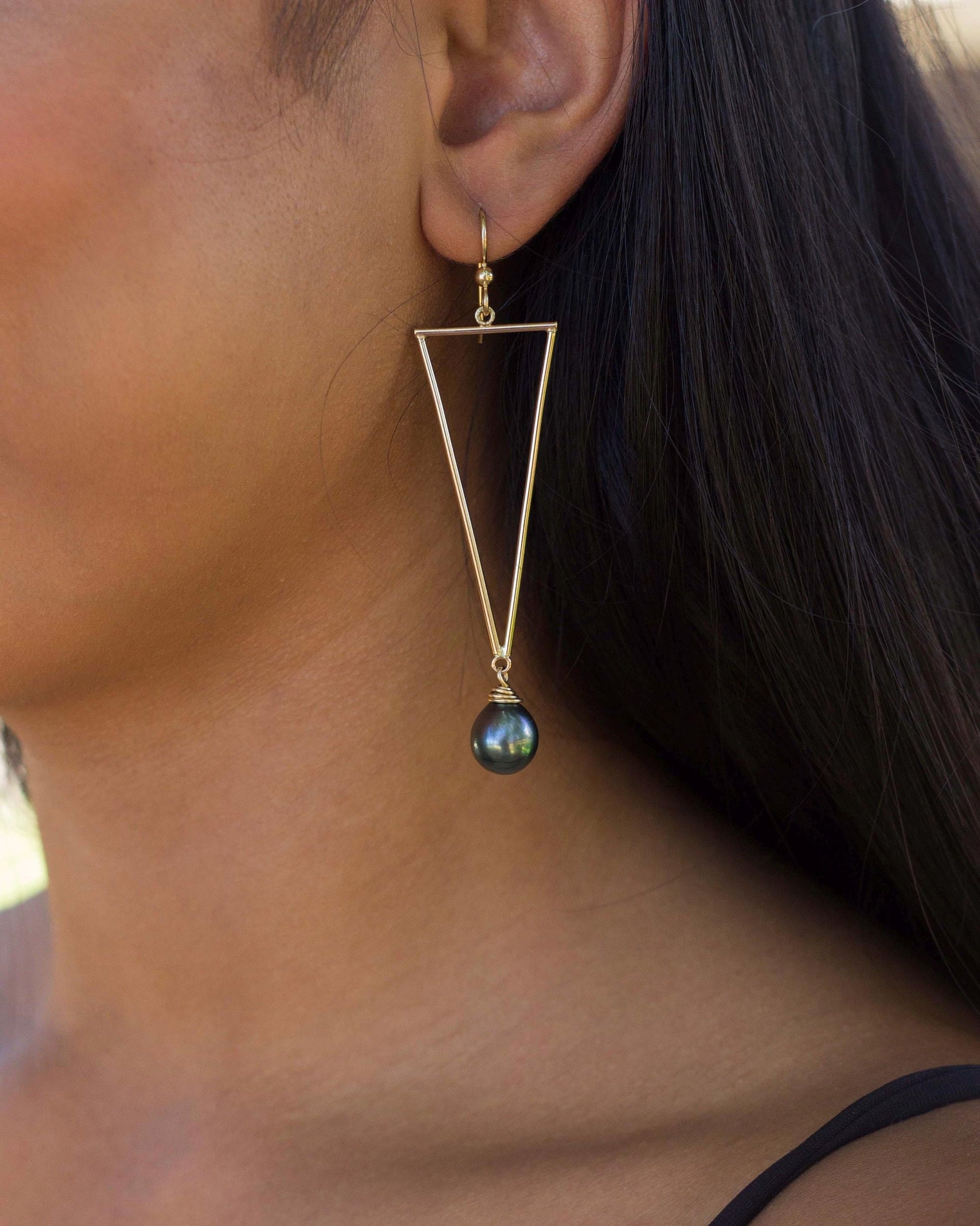 Tahitian pearl drop earrings • Minimalist sleek Gold triangle