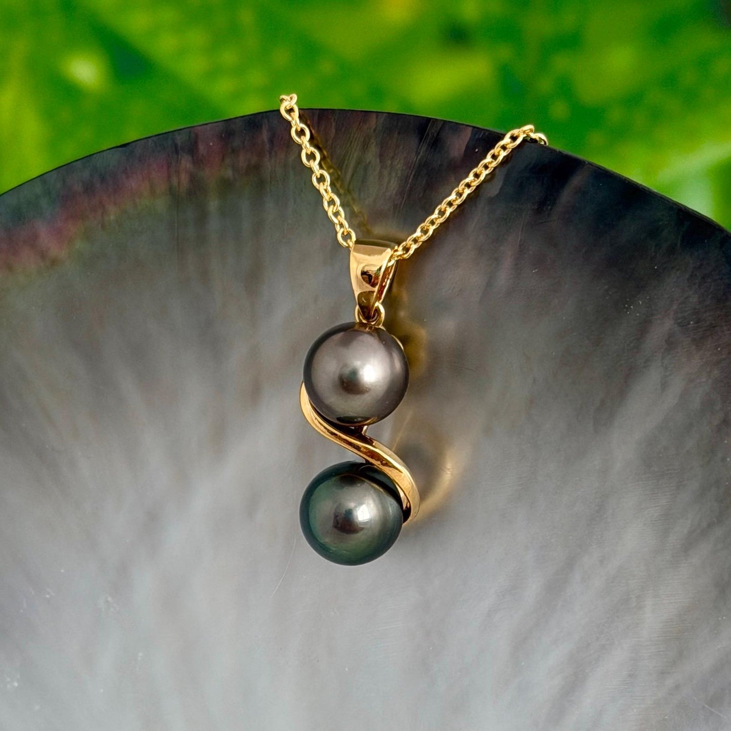Tahitian pearl pendant ying yang
