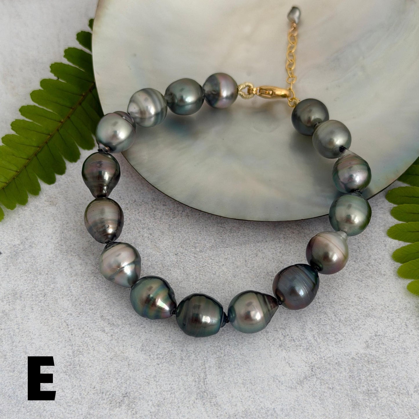 Tahitian Pearl Bracelet • Strand of pearls • Multicolor • luxurious gift