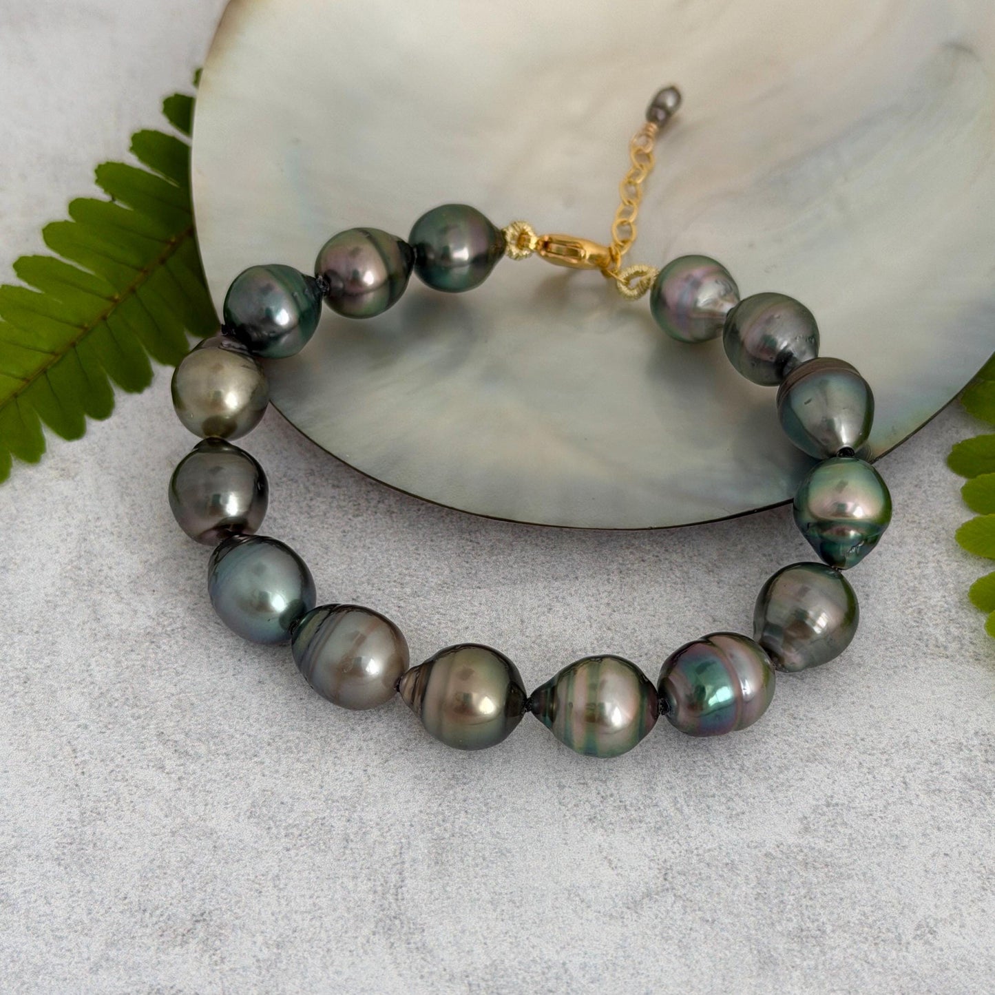 Tahitian Pearl Bracelet • Strand of pearls • Multicolor • luxurious gift