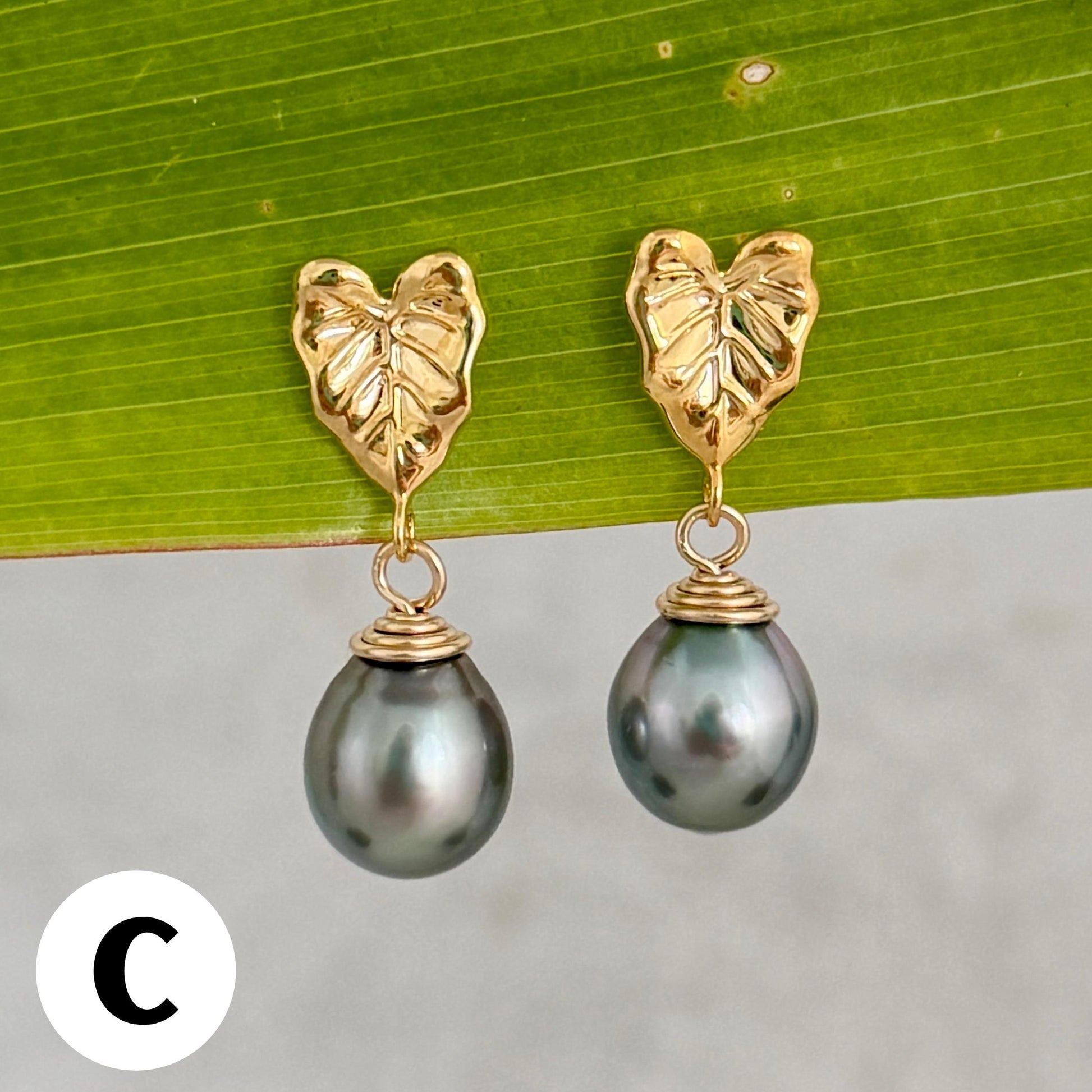 Tahitian pearl earrings • Kalo studs • Hawaiian design • Gold Taro leaf