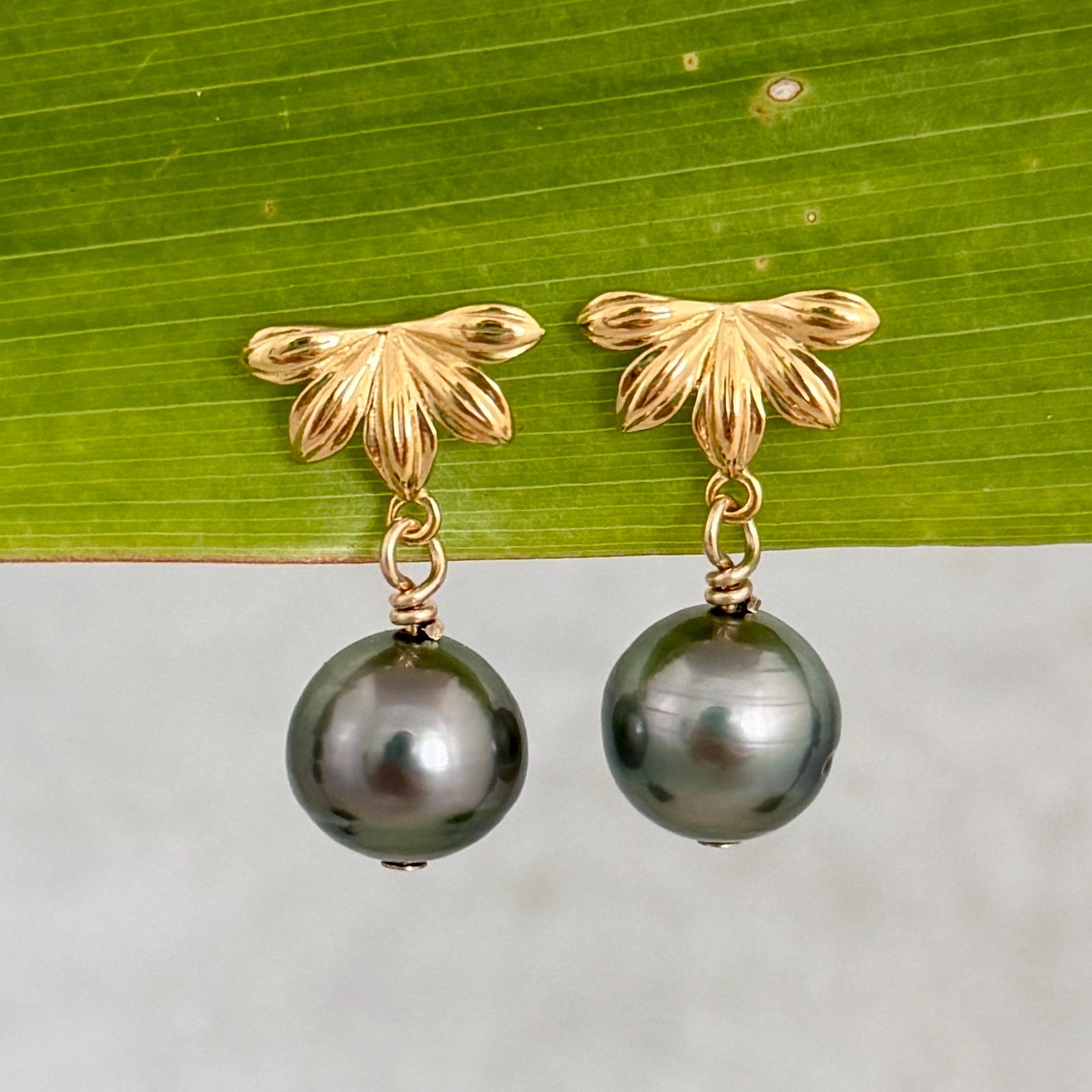 Naupaka Stud Earrings • Tahitian Pearl Drop Earrings • Hawaiian Jewelry in Gold vermeil