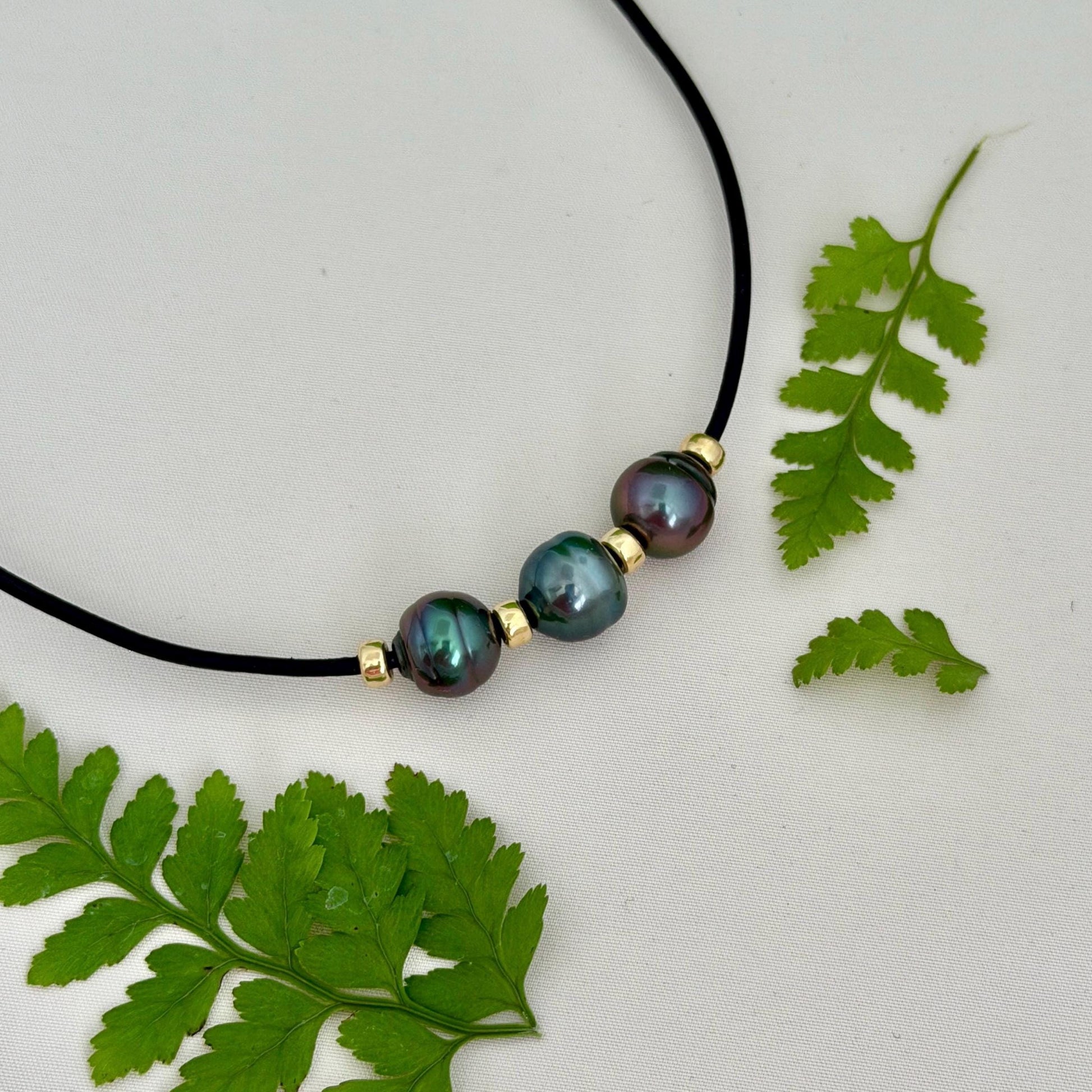 Tahitian pearl leather necklace • Gold bead • black cord jewelry • Triple