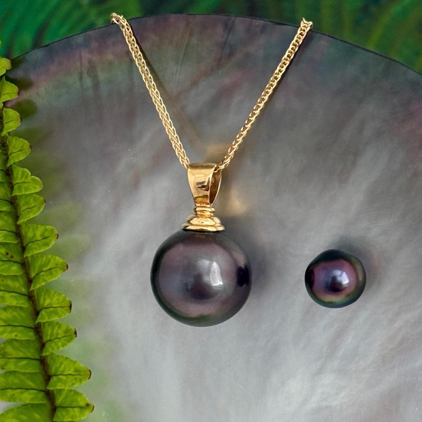 extra large tahitian black pearl pendant