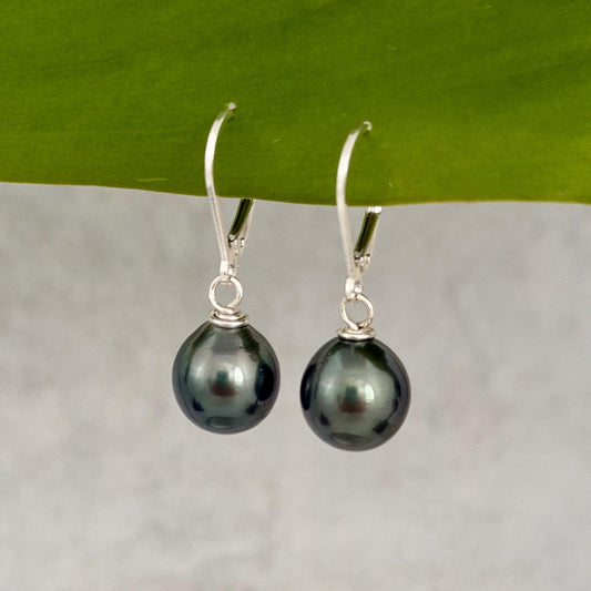 Sterling silver leverback earrings with Tahitian pearl with green color