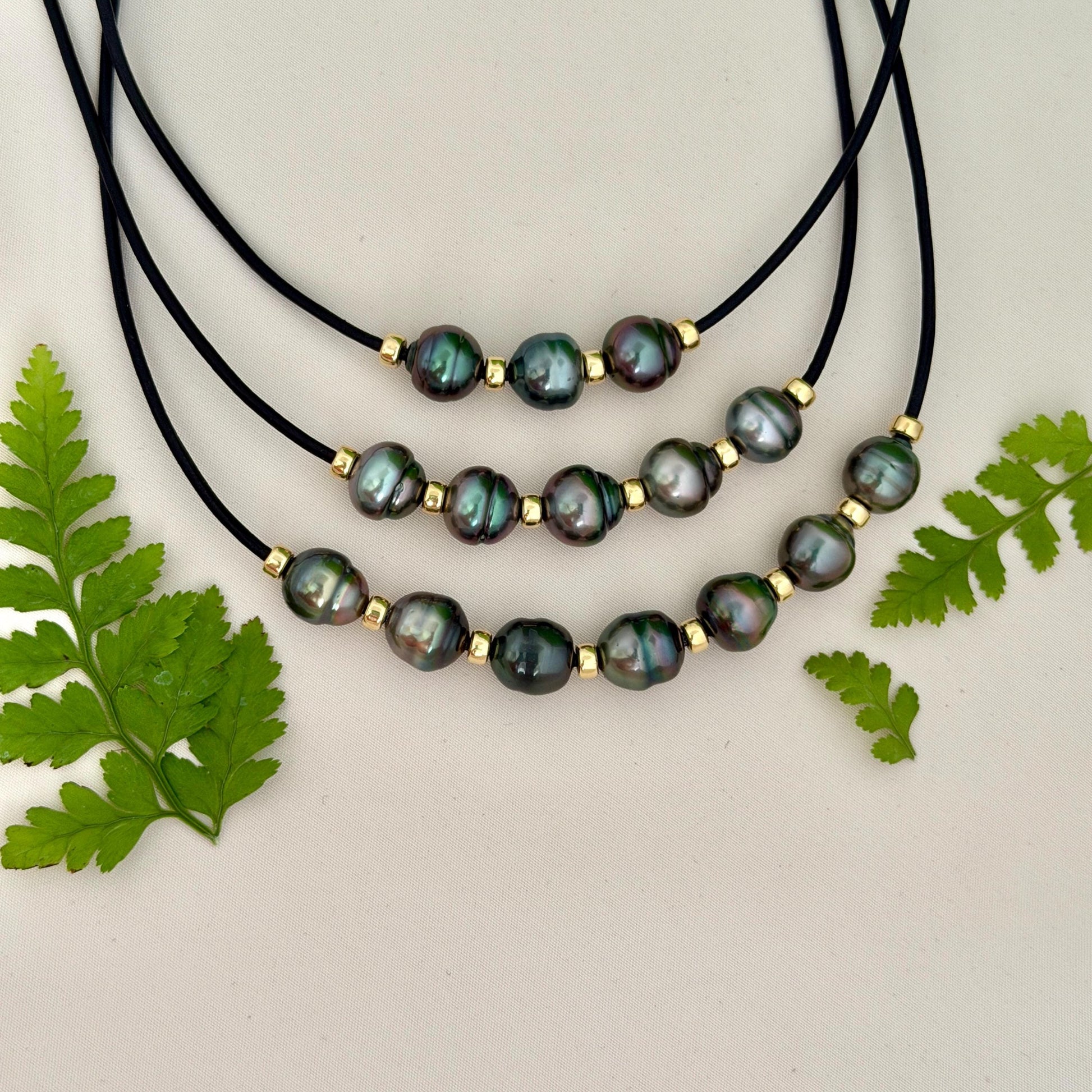 Tahitian pearl leather necklace • Gold bead • black cord jewelry • Triple