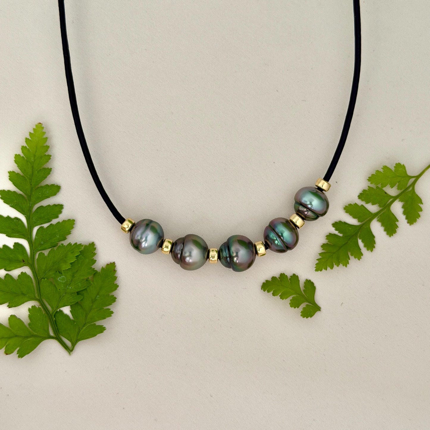 Tahitian pearl leather necklace • Gold bead • black cord jewelry • Five gems