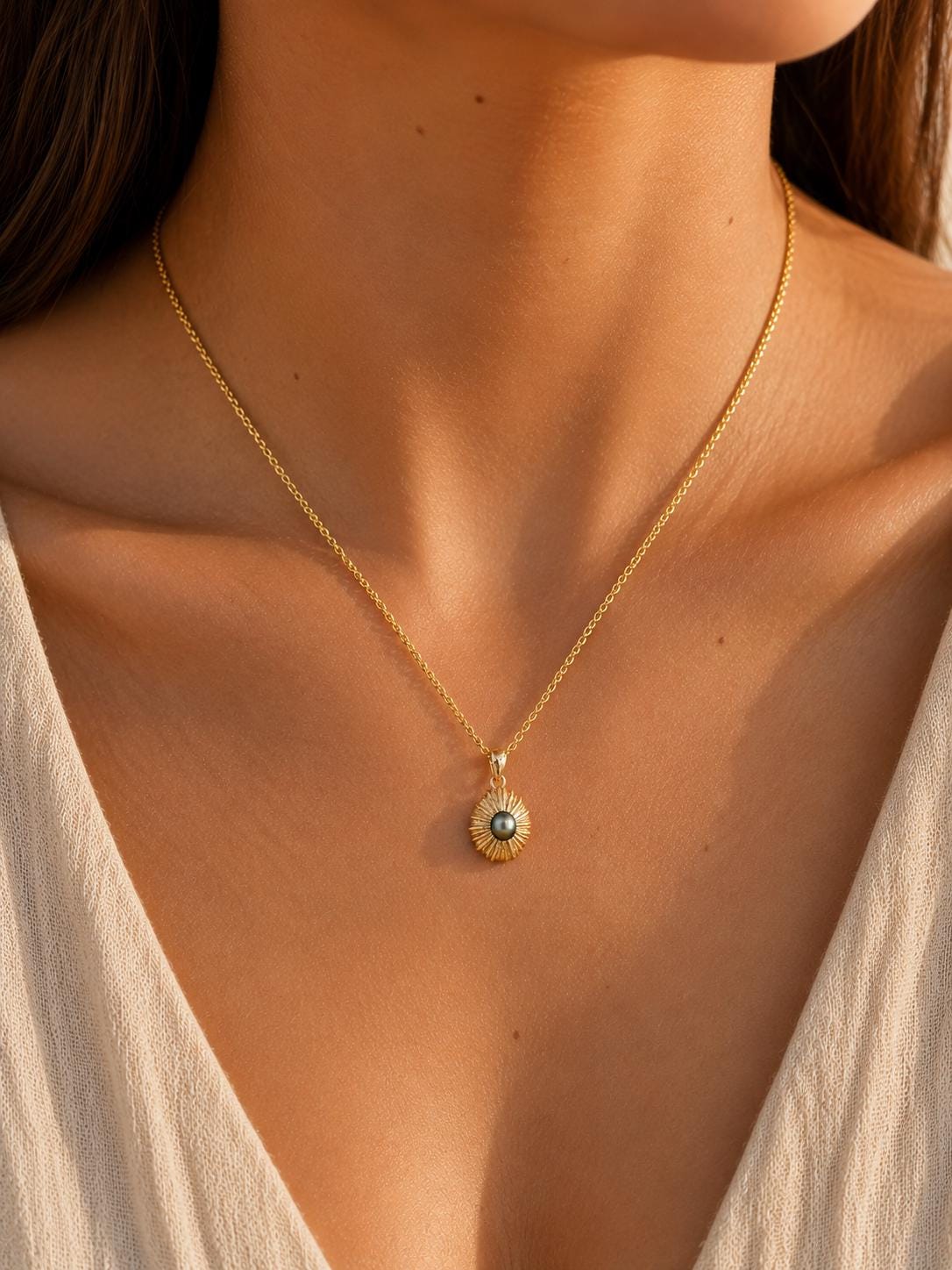 Opihi pendant with Tahitian Keshi pearl : 14k Gold vermeil