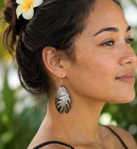 Ulu Earrings • Hawaiian Jewelry • Mother of Pearl shell • Hand carved