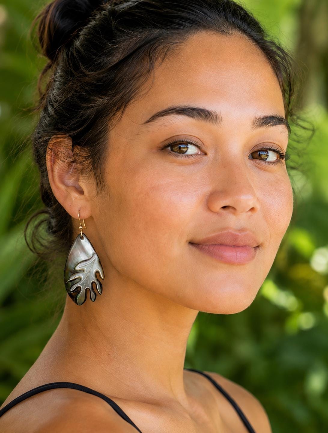 Ulu Earrings • Hawaiian Jewelry • Mother of Pearl shell • Hand carved
